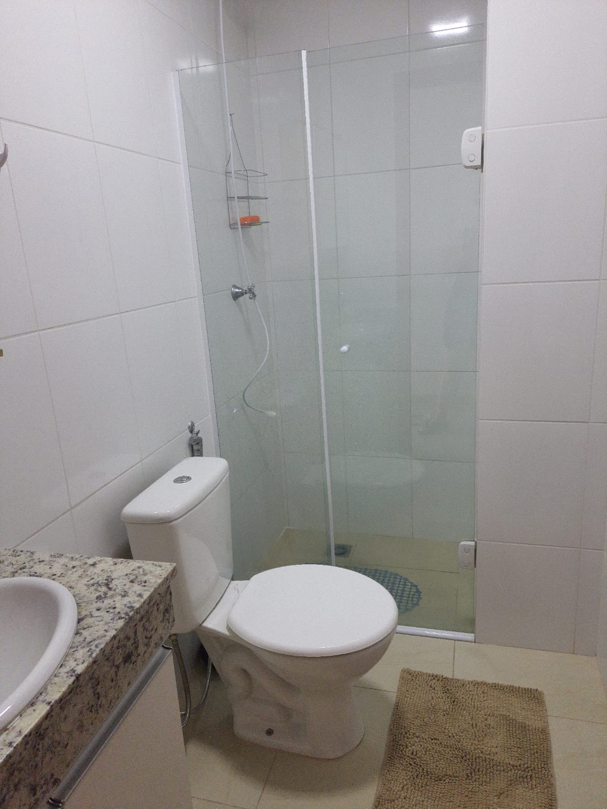 Apartamento a venda com 1 dormitório e 1 vaga de garagem na Vila Santa Clara.