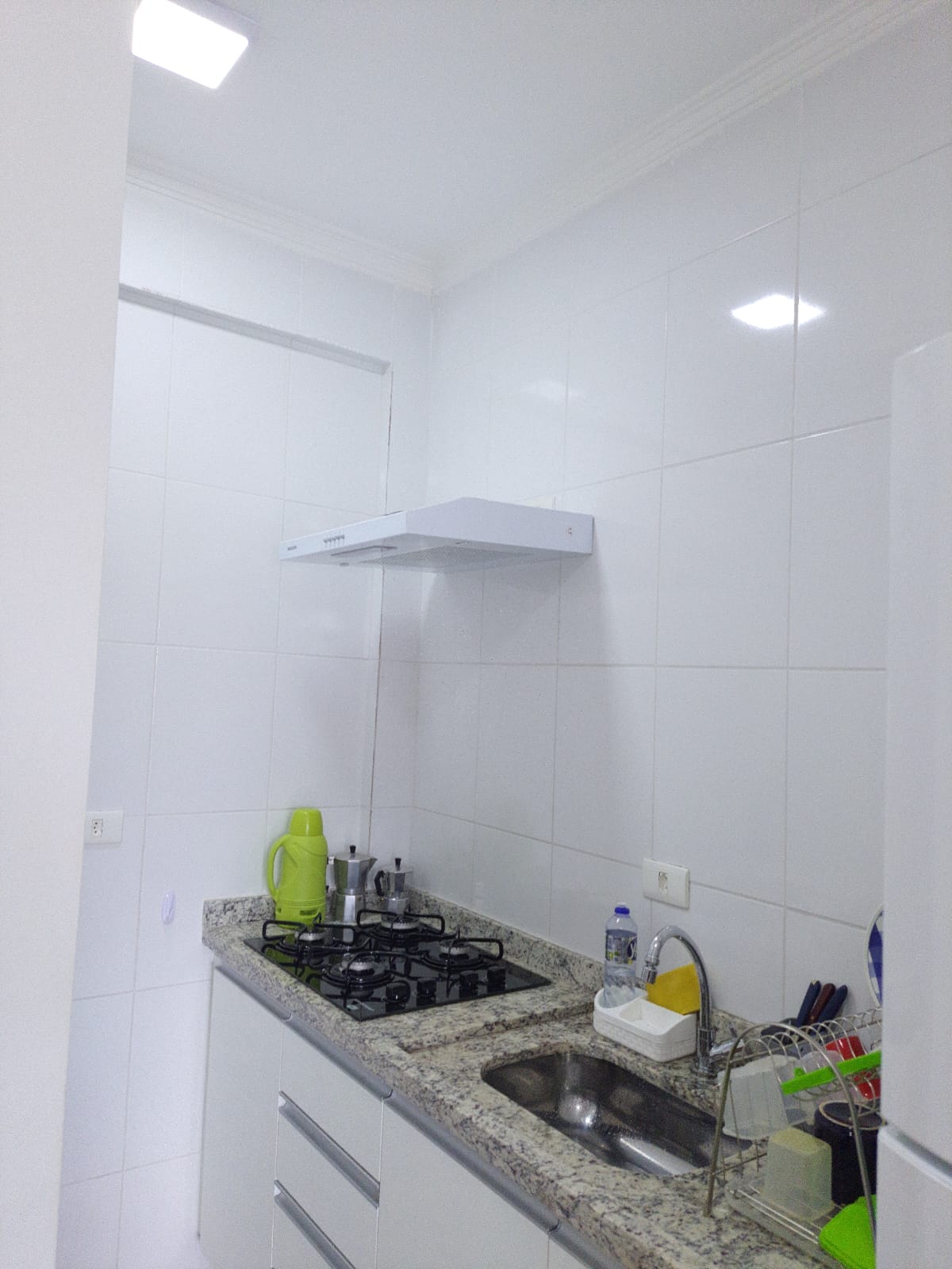 Apartamento a venda com 1 dormitório e 1 vaga de garagem na Vila Santa Clara.