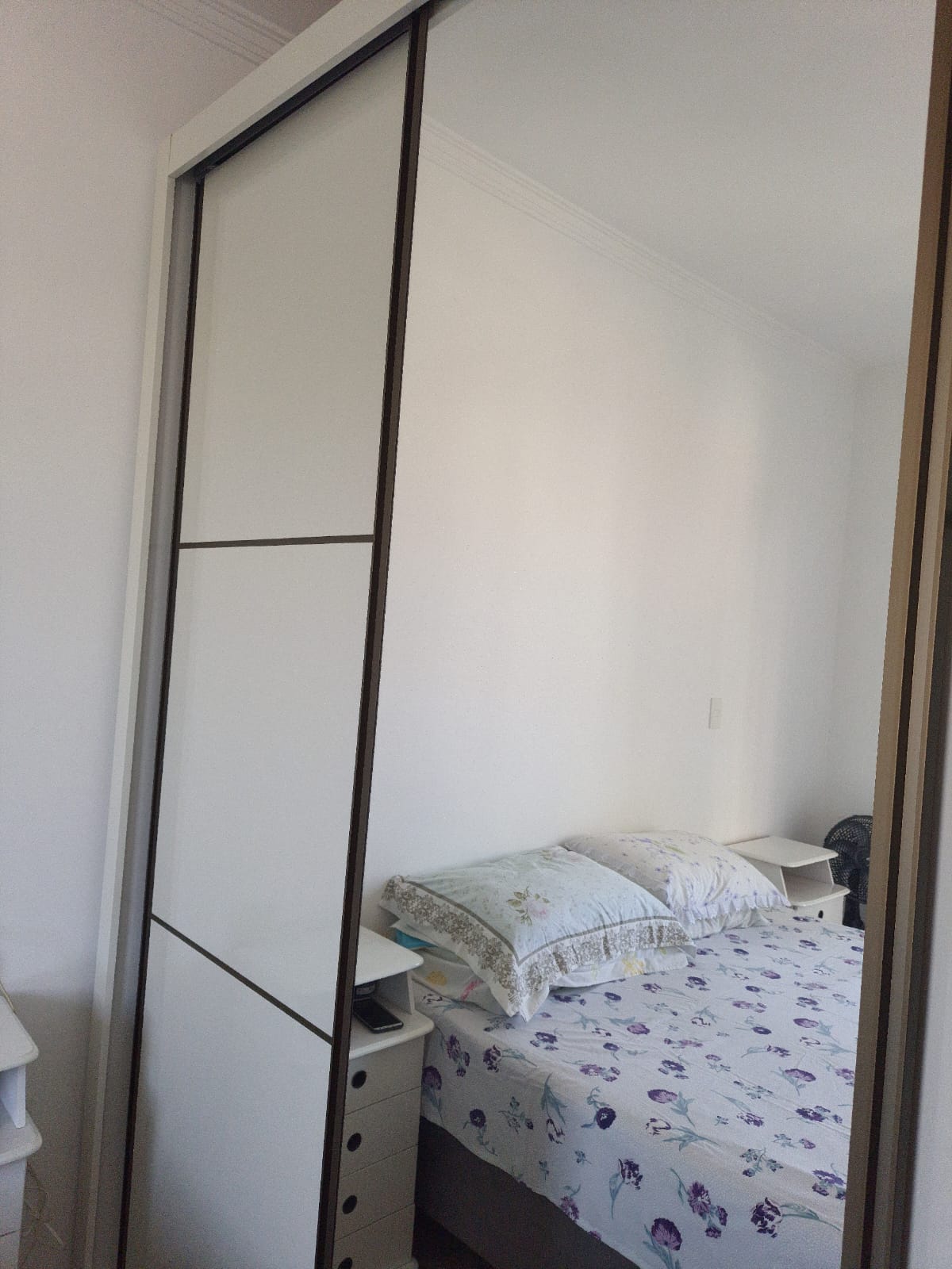 Apartamento a venda com 1 dormitório e 1 vaga de garagem na Vila Santa Clara.