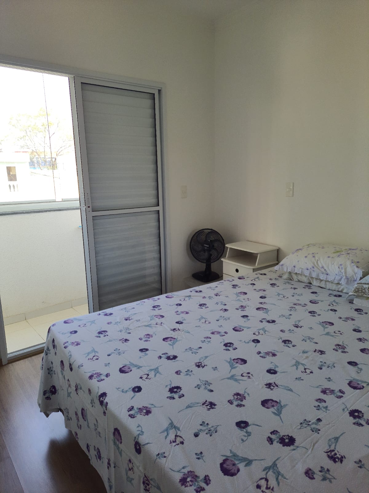 Apartamento a venda com 1 dormitório e 1 vaga de garagem na Vila Santa Clara.