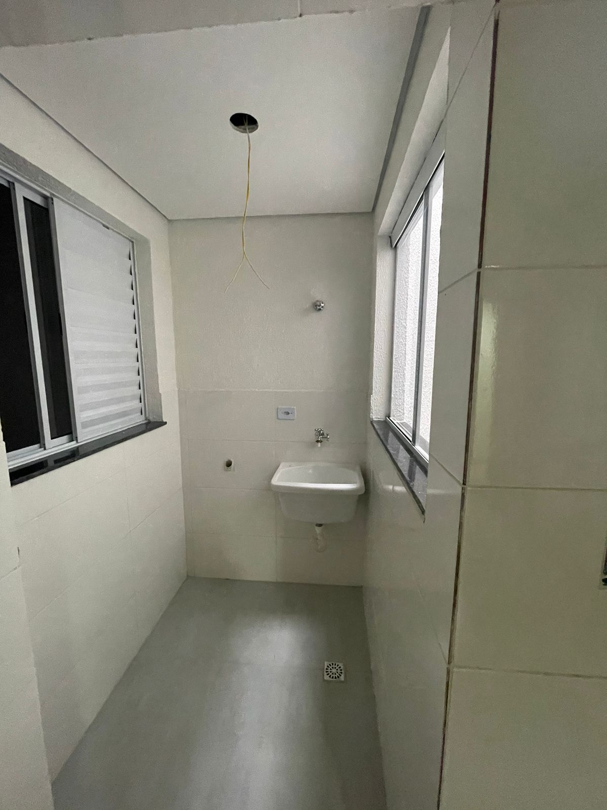 Apartamento 2 dormitórios na Guilhermina, 550 metros do metrô
