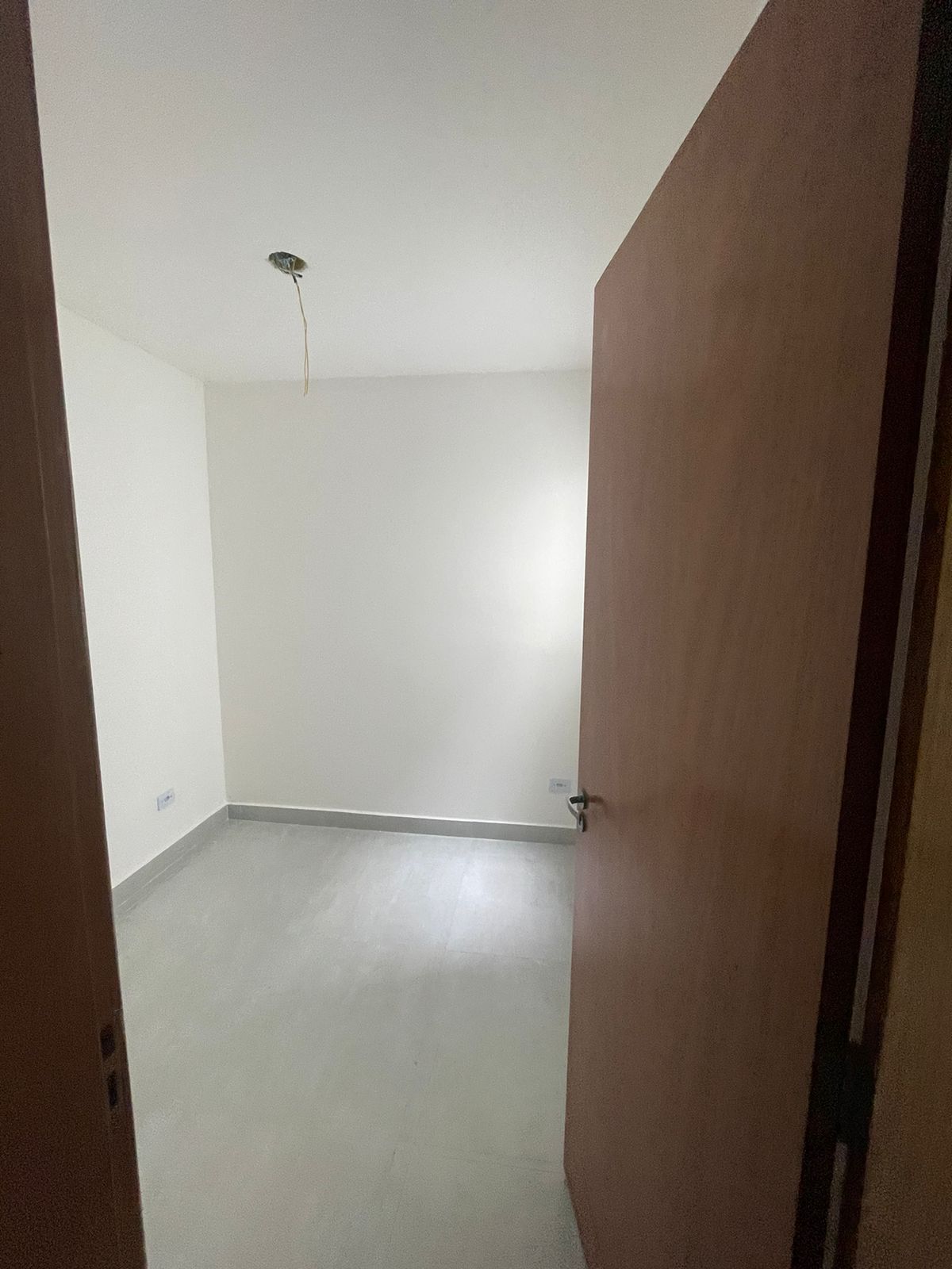 Apartamento 2 dormitórios na Guilhermina, 550 metros do metrô