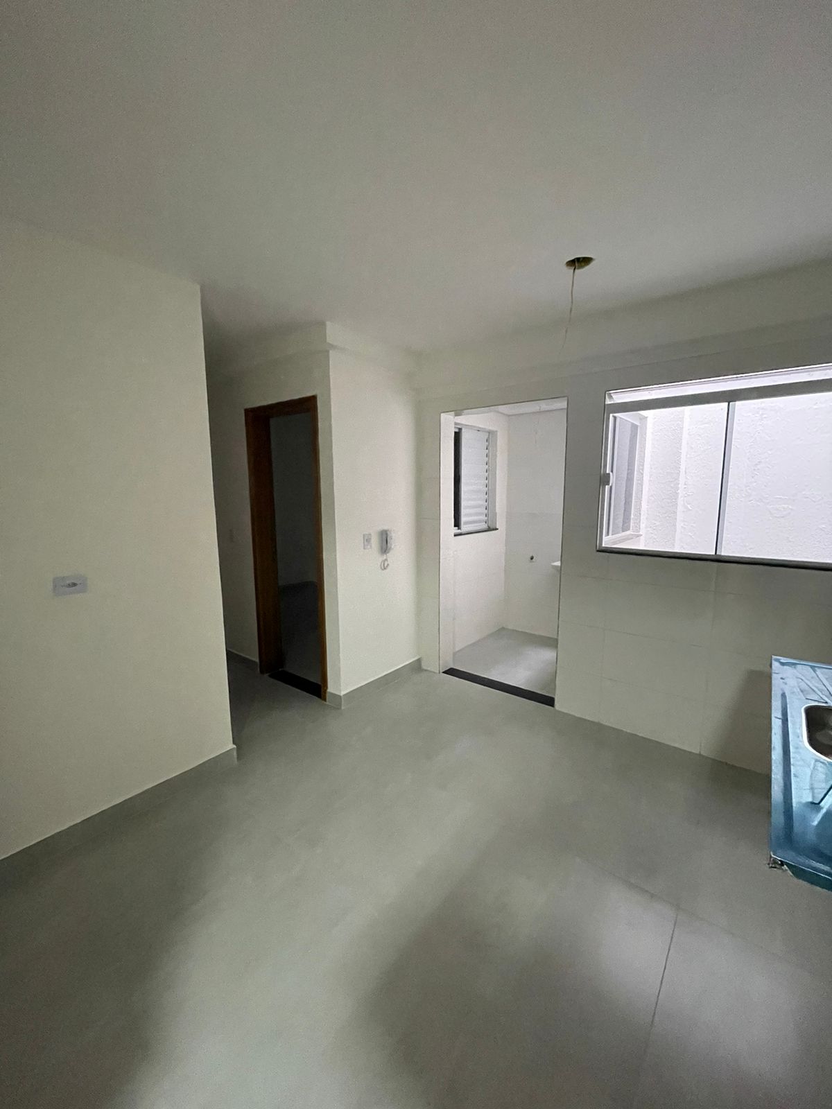 Apartamento 2 dormitórios na Guilhermina, 550 metros do metrô