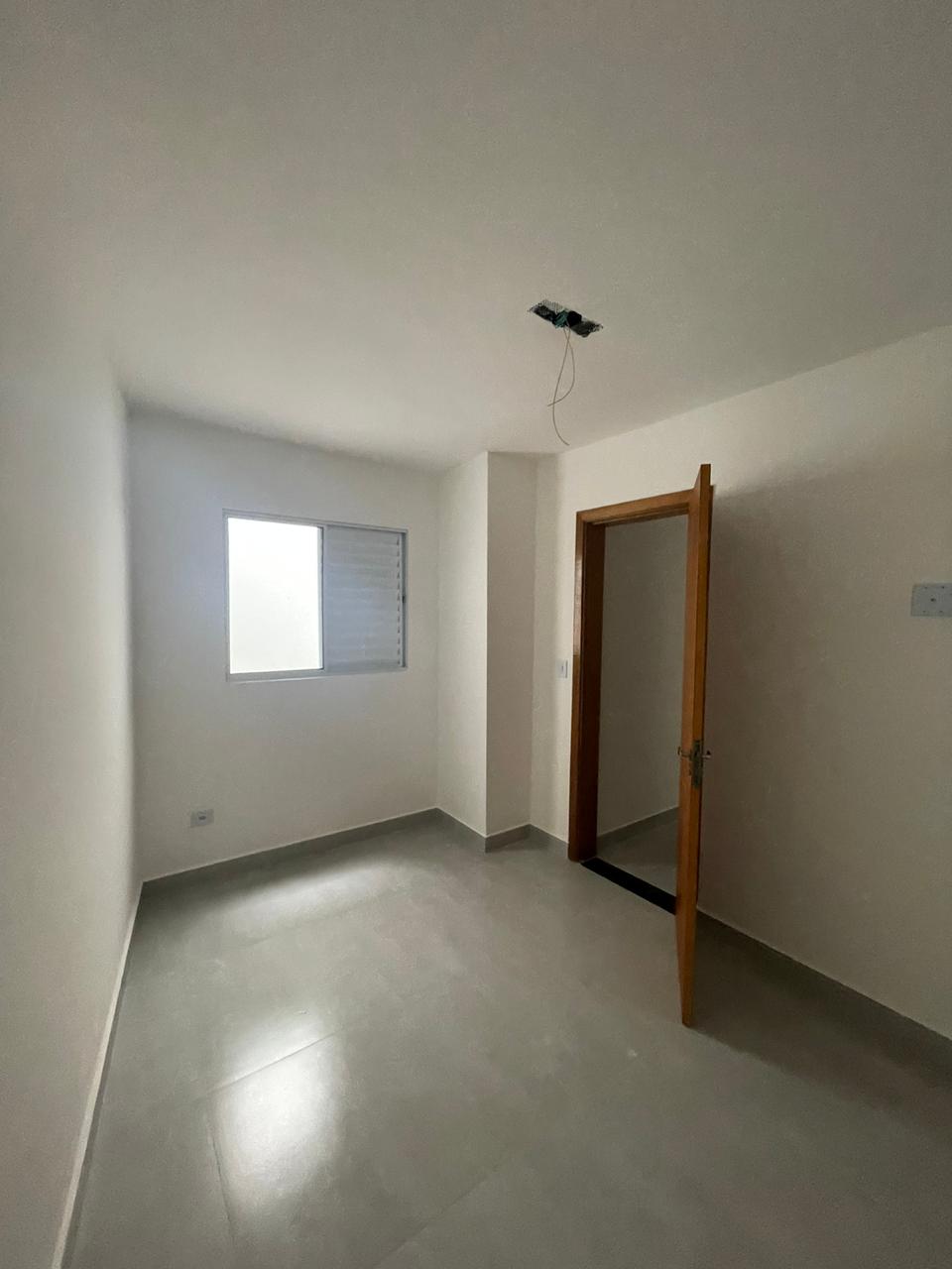 Apartamento 2 dormitórios na Guilhermina, 500 metros do metrô