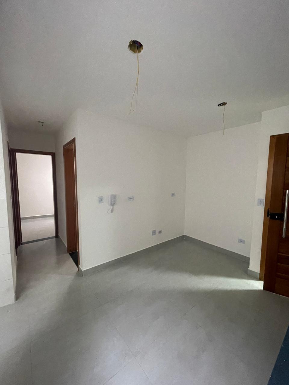 Apartamento 2 dormitórios na Guilhermina, 500 metros do metrô