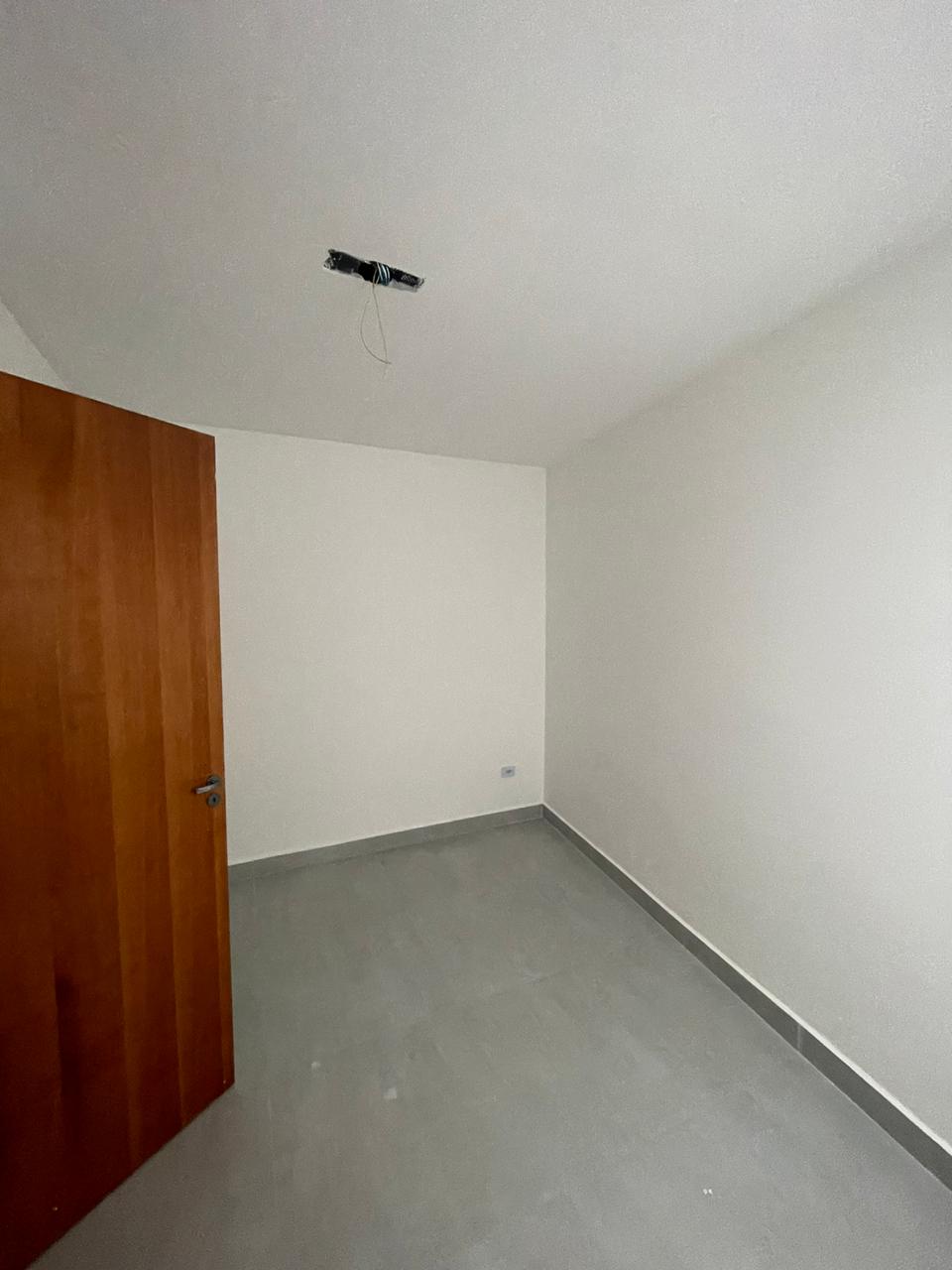 Apartamento 2 dormitórios na Guilhermina, 500 metros do metrô