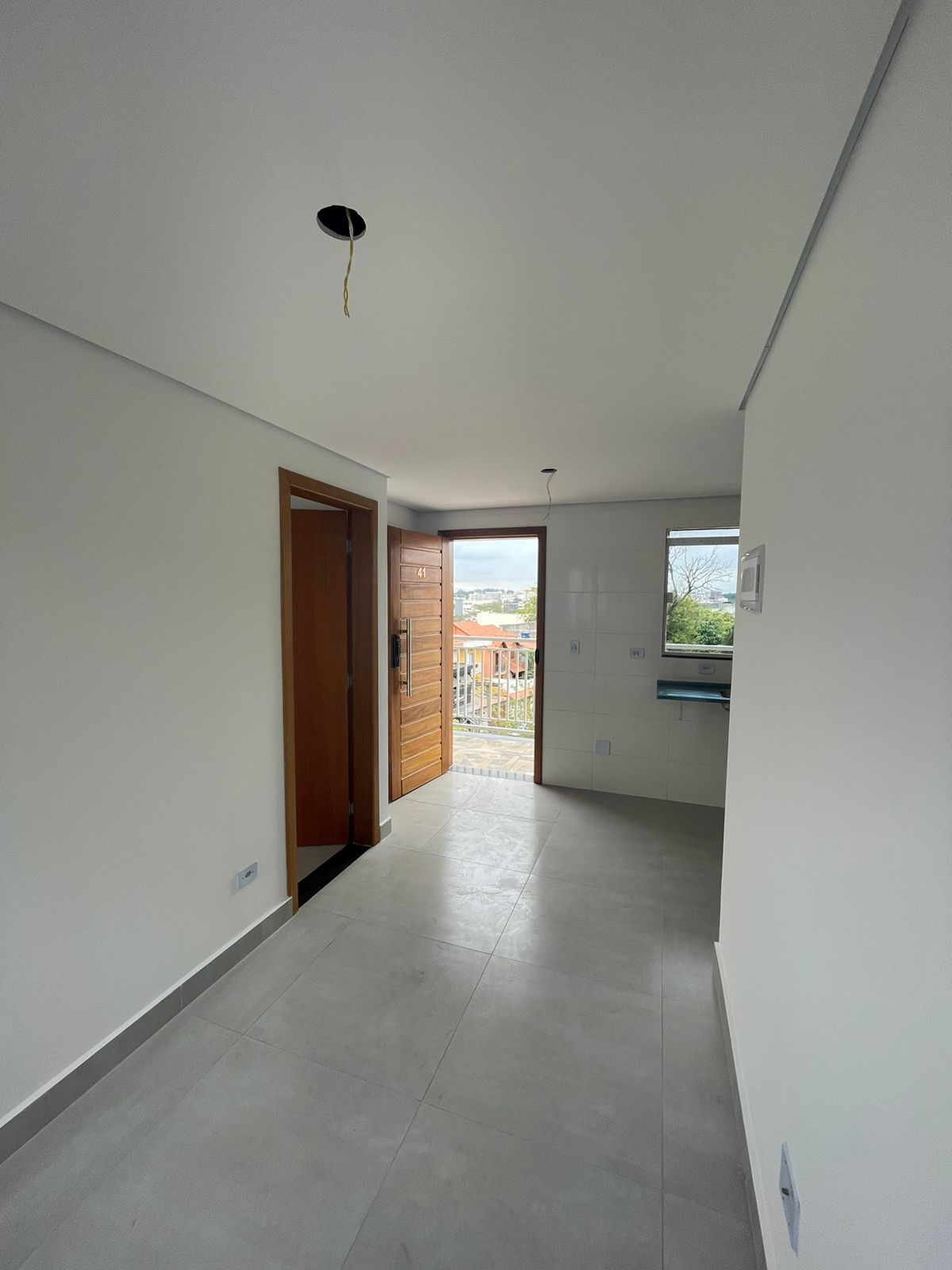 Apartamento 2 dormitórios na Guilhermina, 500 metros do metrô