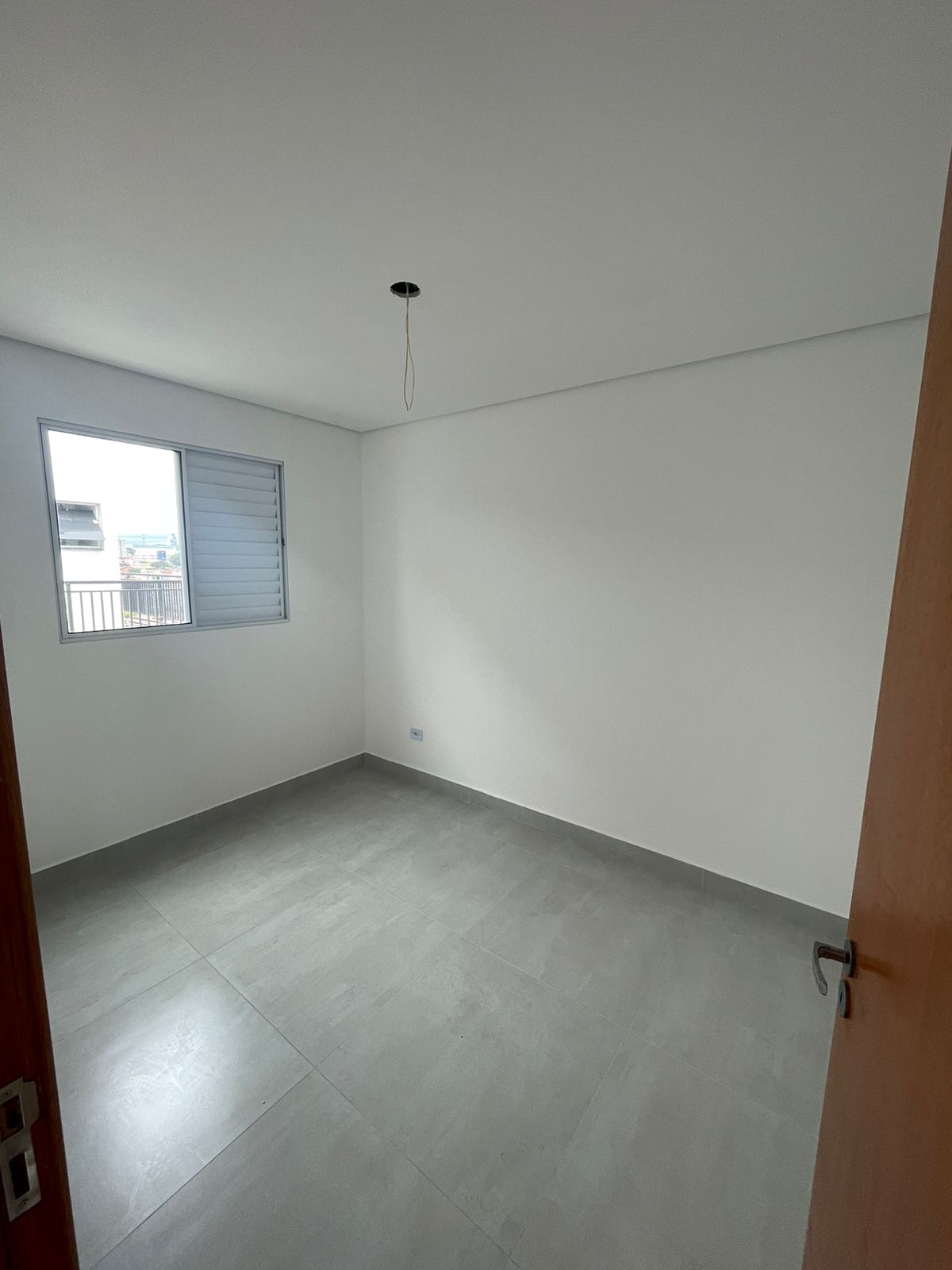 Apartamento 2 dormitórios na Guilhermina, 500 metros do metrô