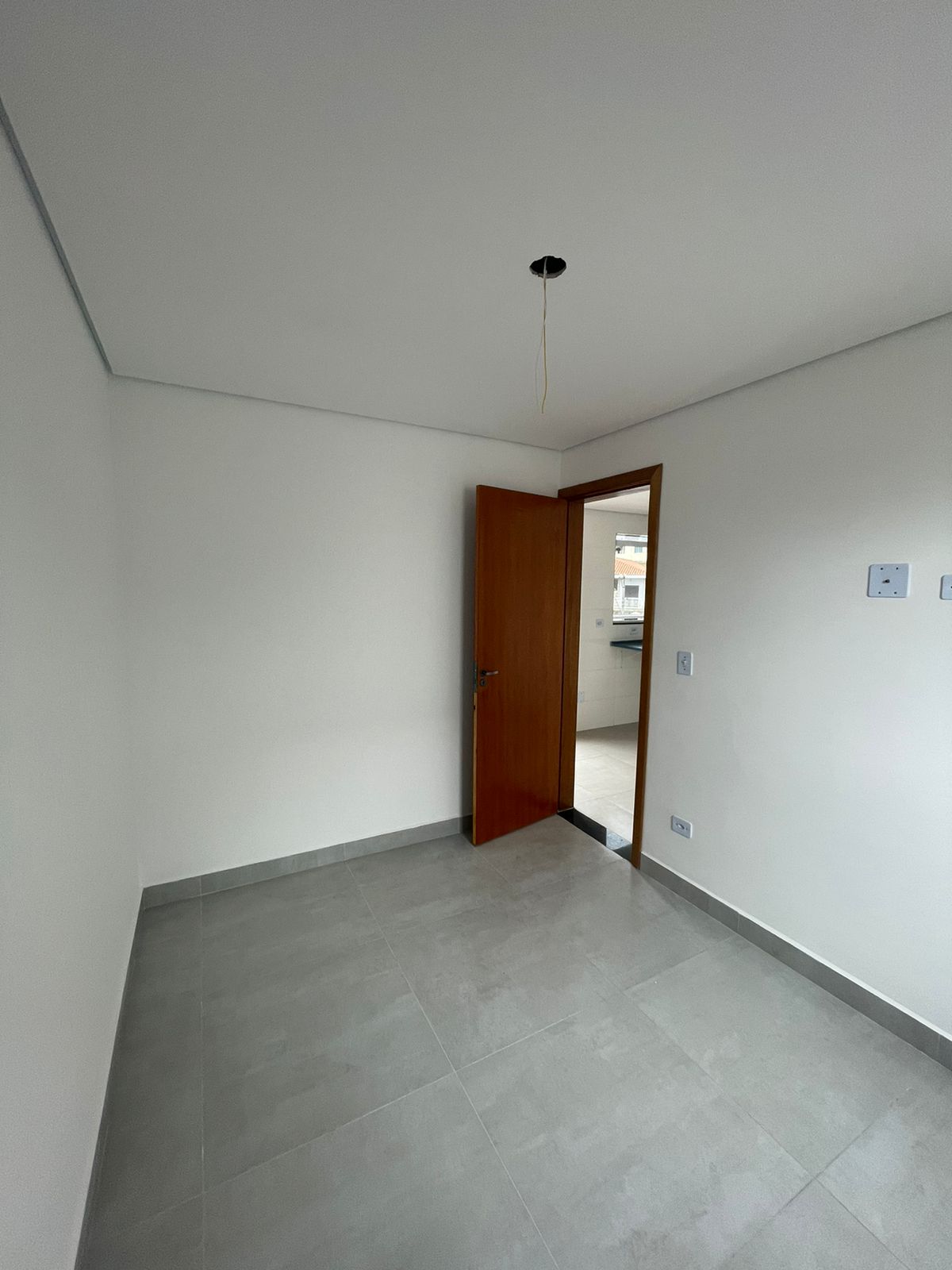Apartamento 2 dormitórios na Guilhermina, 500 metros do metrô