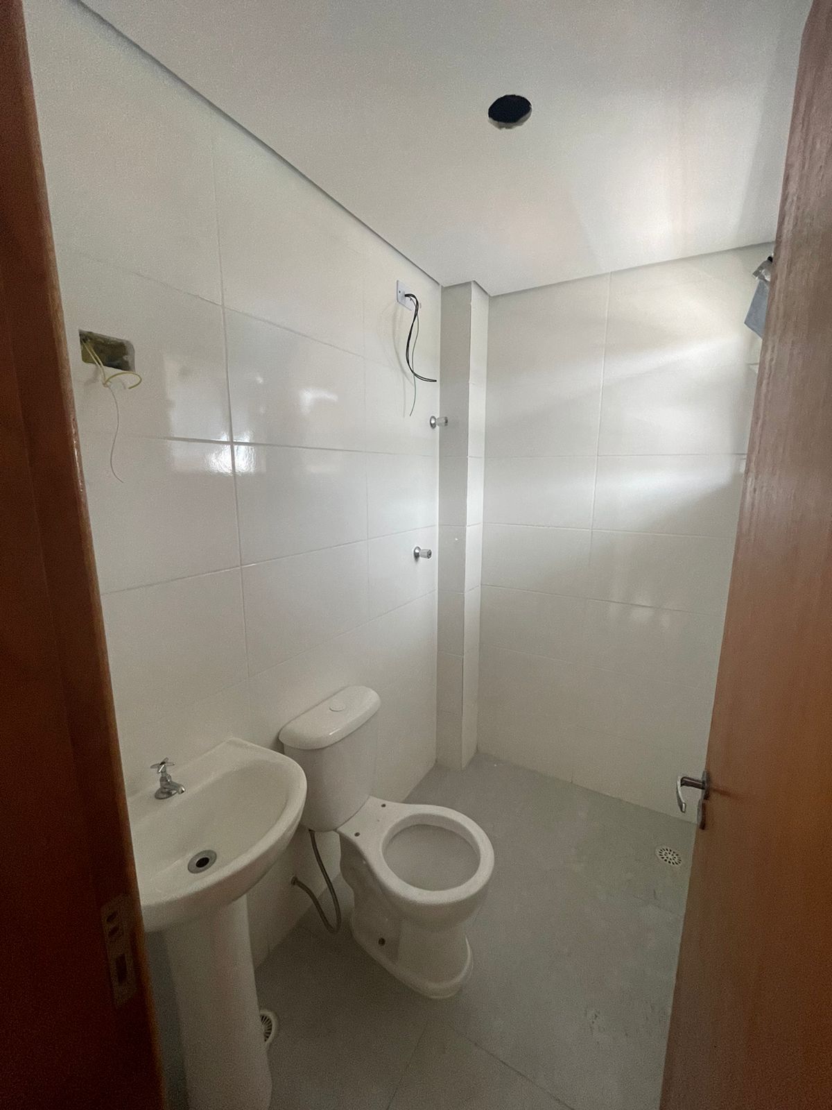 Apartamento 2 dormitórios na Guilhermina, 500 metros do metrô