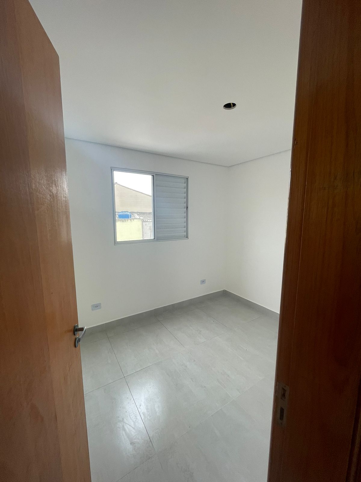 Apartamento 2 dormitórios na Guilhermina, 500 metros do metrô