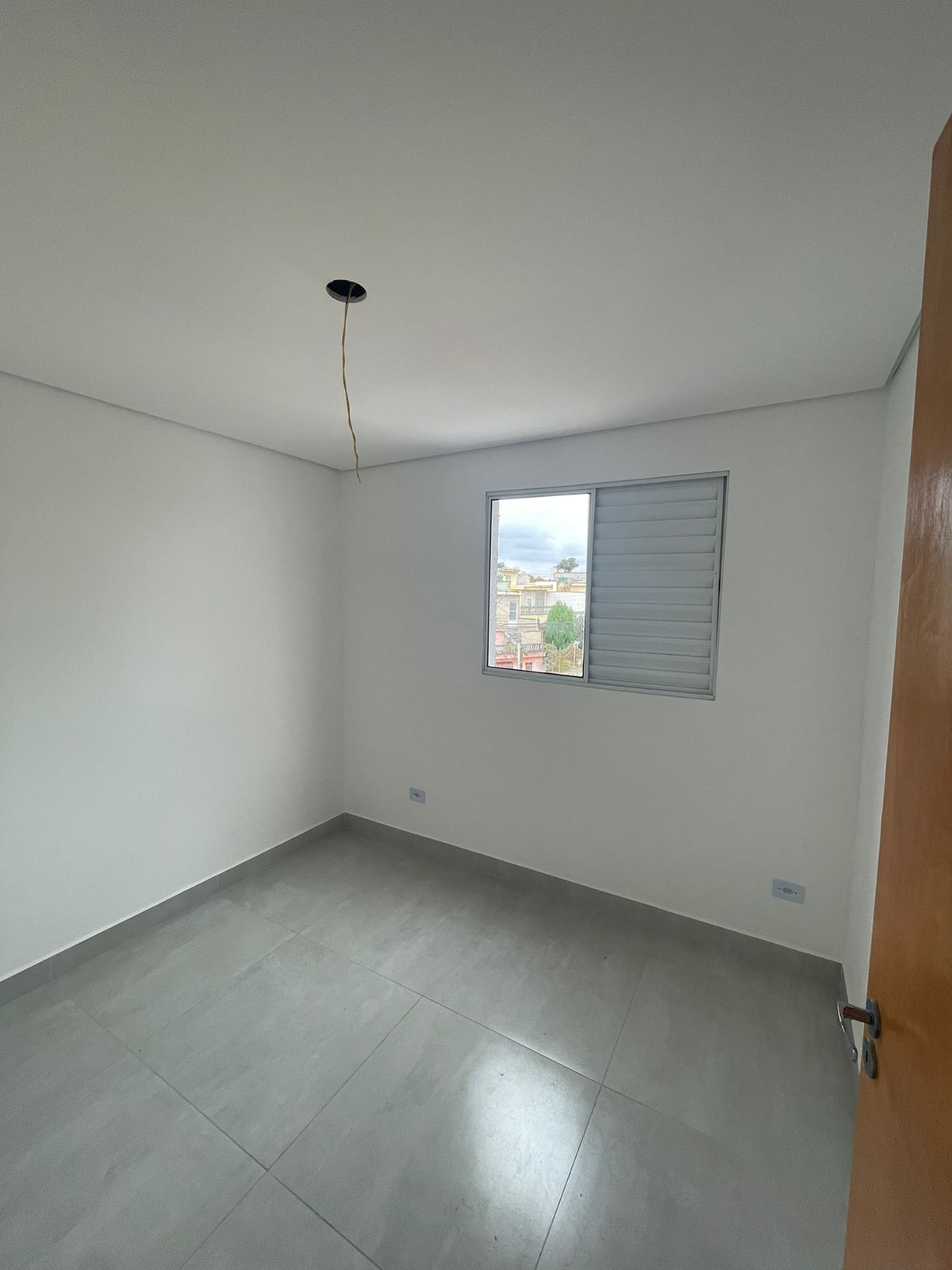 Apartamento 2 dormitórios na Guilhermina, 500 metros do metrô