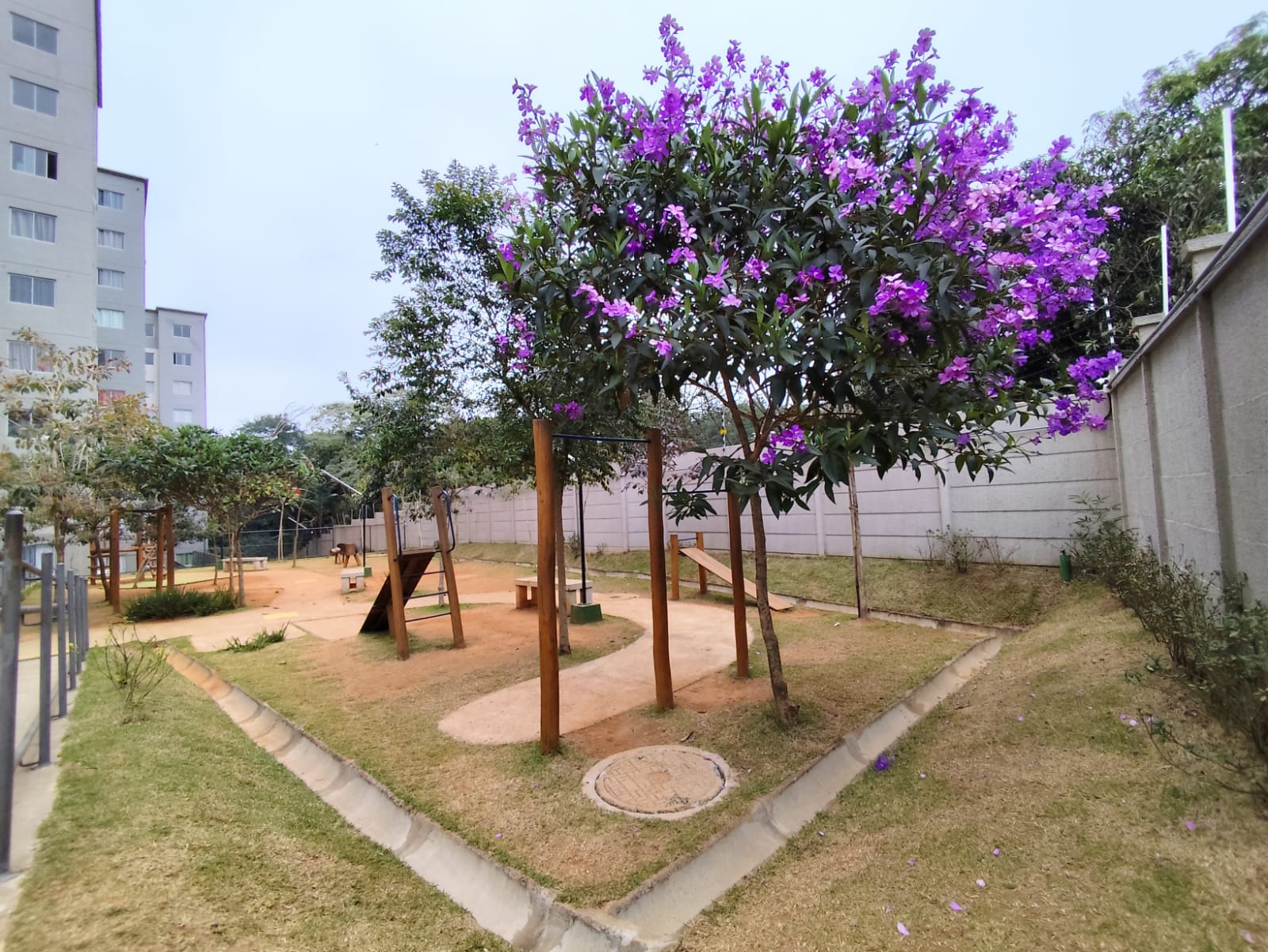 Apartamento a venda em Itaquera com 2 dormitórios mobiliado.
