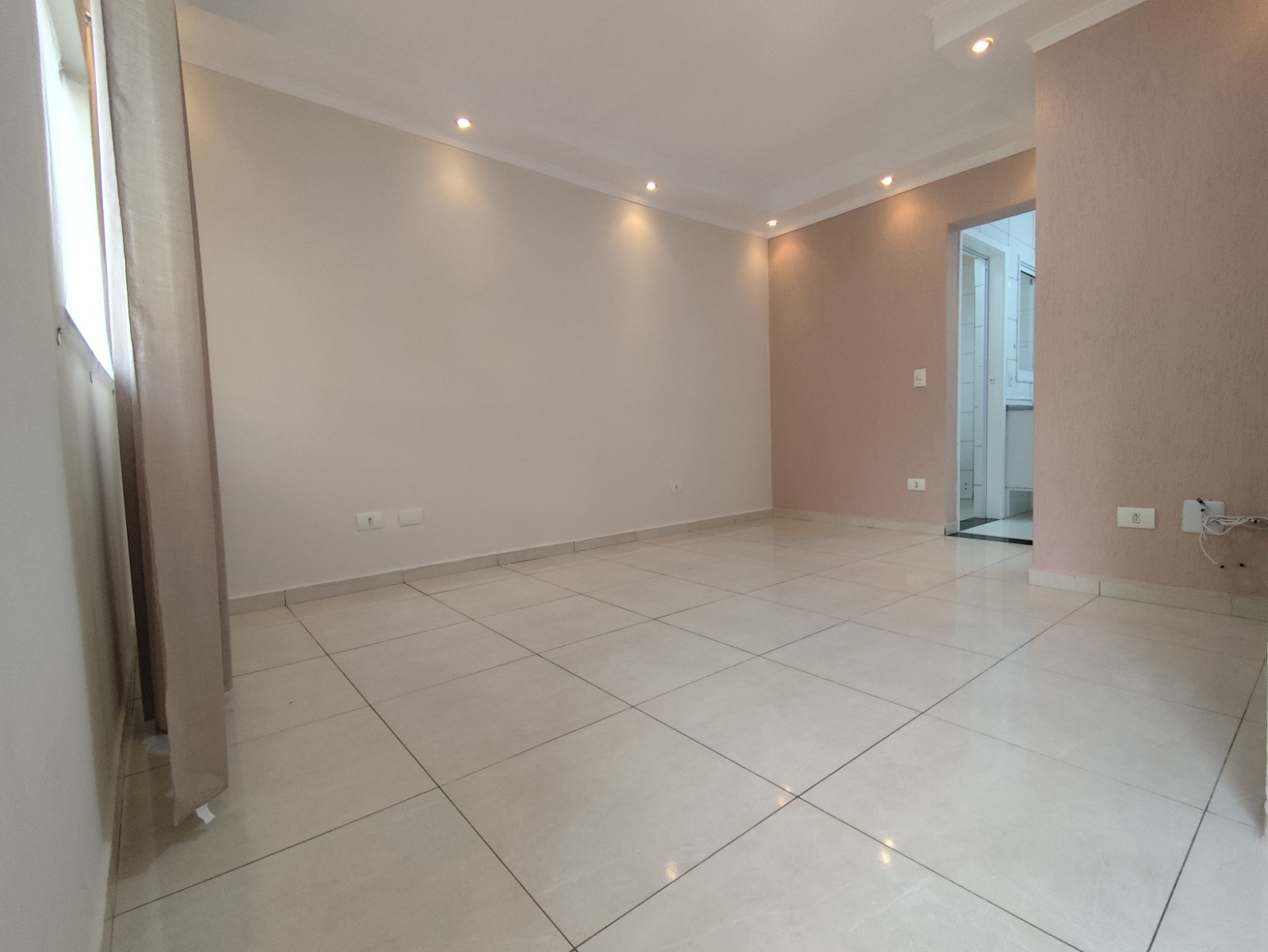 Casa com 2 suítes em condomínio fechado na Vila Libanesa, São Miguel.