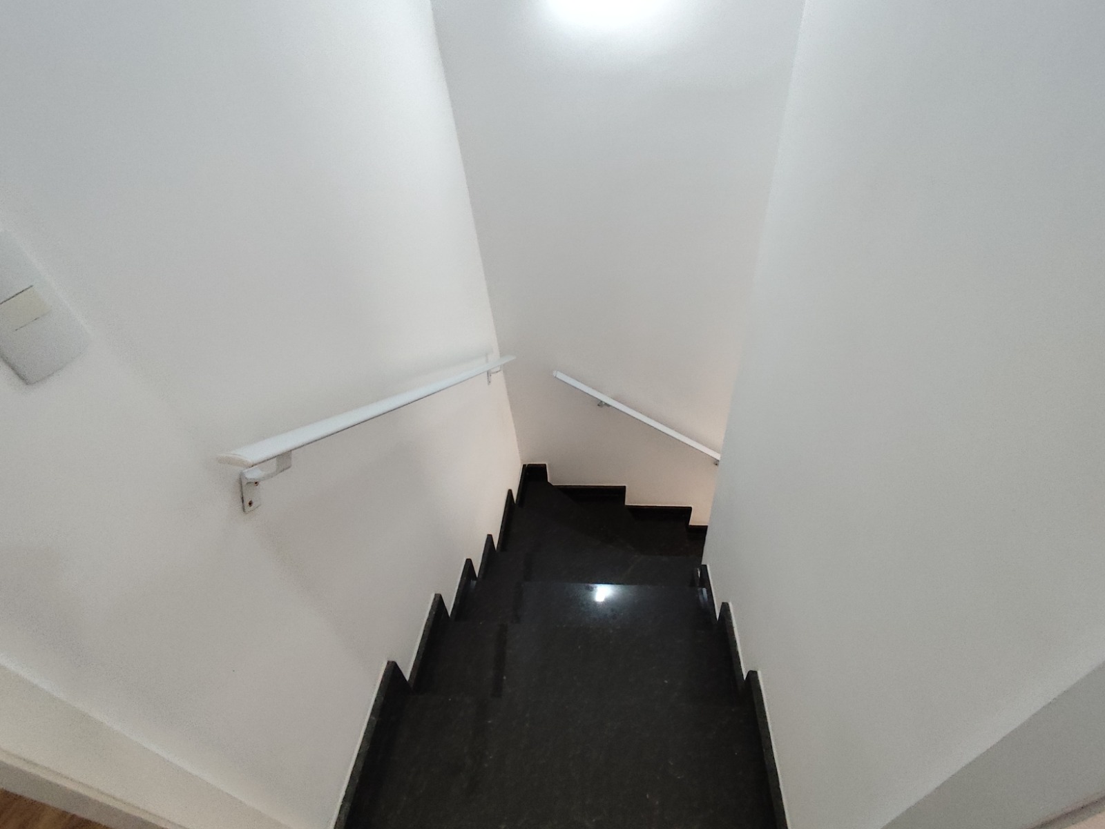 Casa com 2 suítes em condomínio fechado na Vila Libanesa, São Miguel.