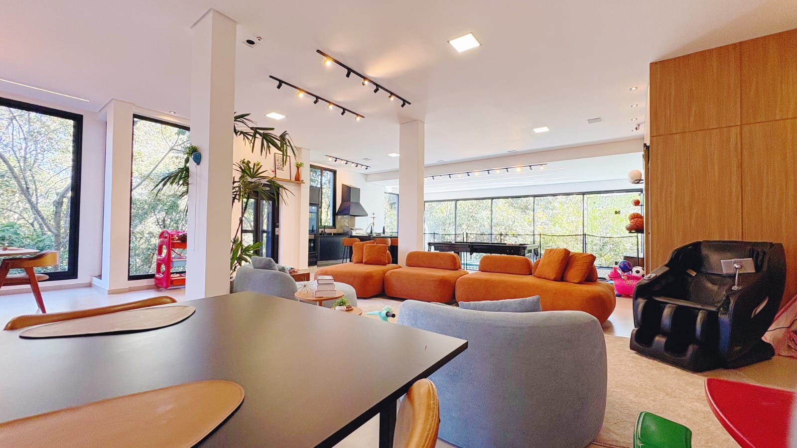 Casa de Alto Padrão em Mogi: Luxo, Automação e Lazer Completo