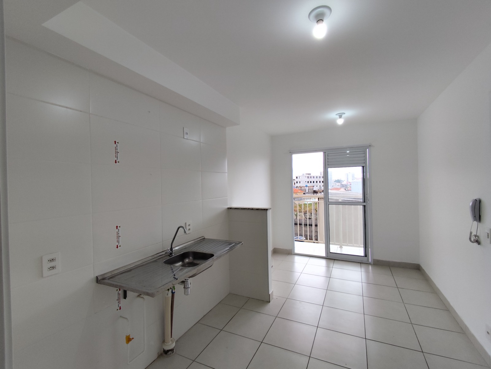 Apartamento à venda na Vila Ré com 1 Dormitório com Suíte e Sacada.