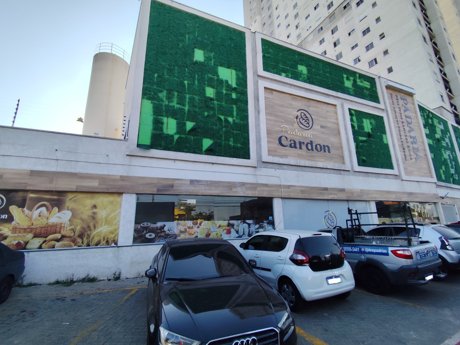 Salão Comercial 270m² com 12 Vagas de Garagem em São Miguel