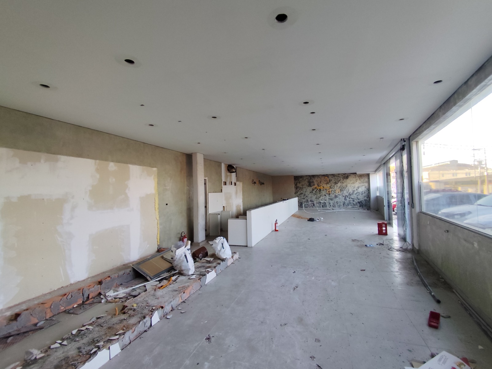 Salão Comercial 270m² com 12 Vagas para Locação em São Miguel