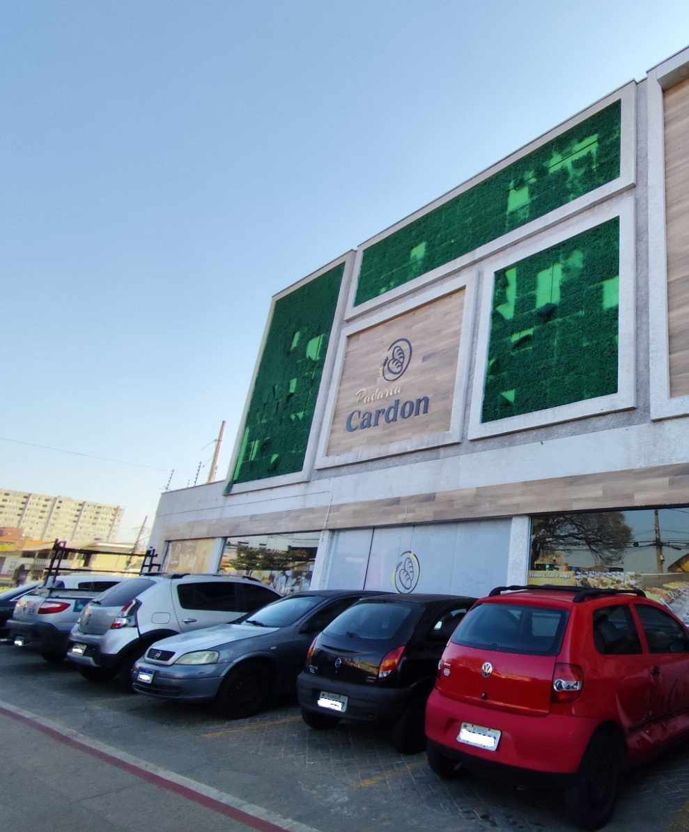 Salão Comercial 270m² com 12 Vagas para Locação em São Miguel