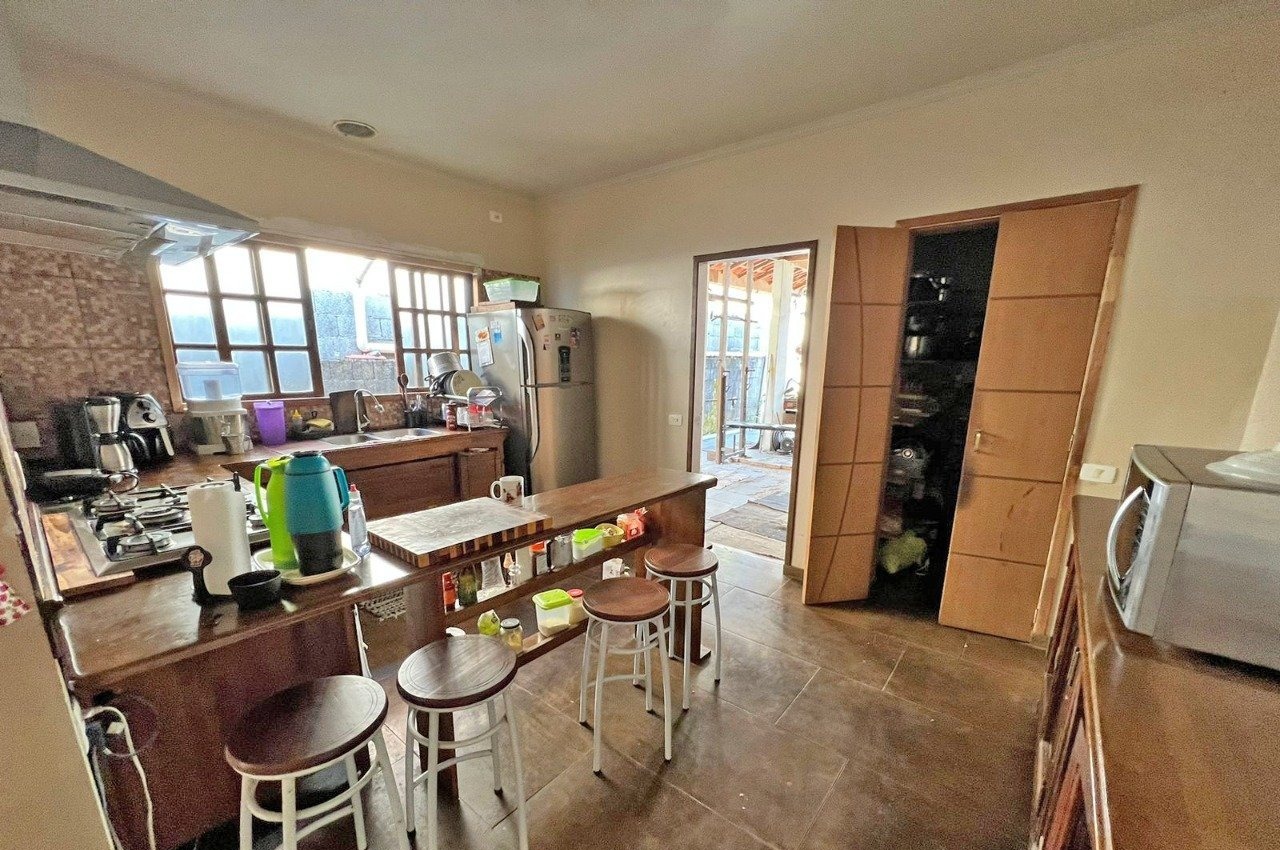 Casa a venda em Condomínio