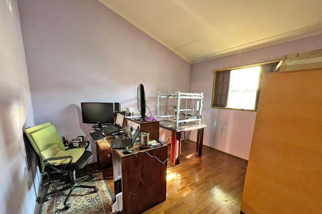 Casa a venda em Condomínio