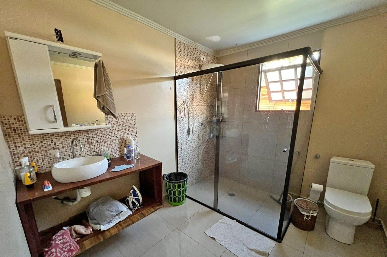 Casa a venda em Condomínio
