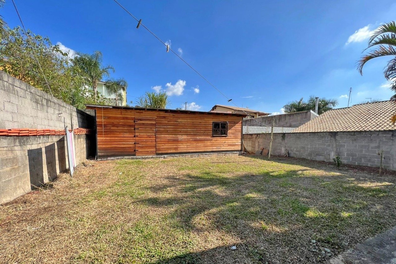 Casa a venda em Condomínio