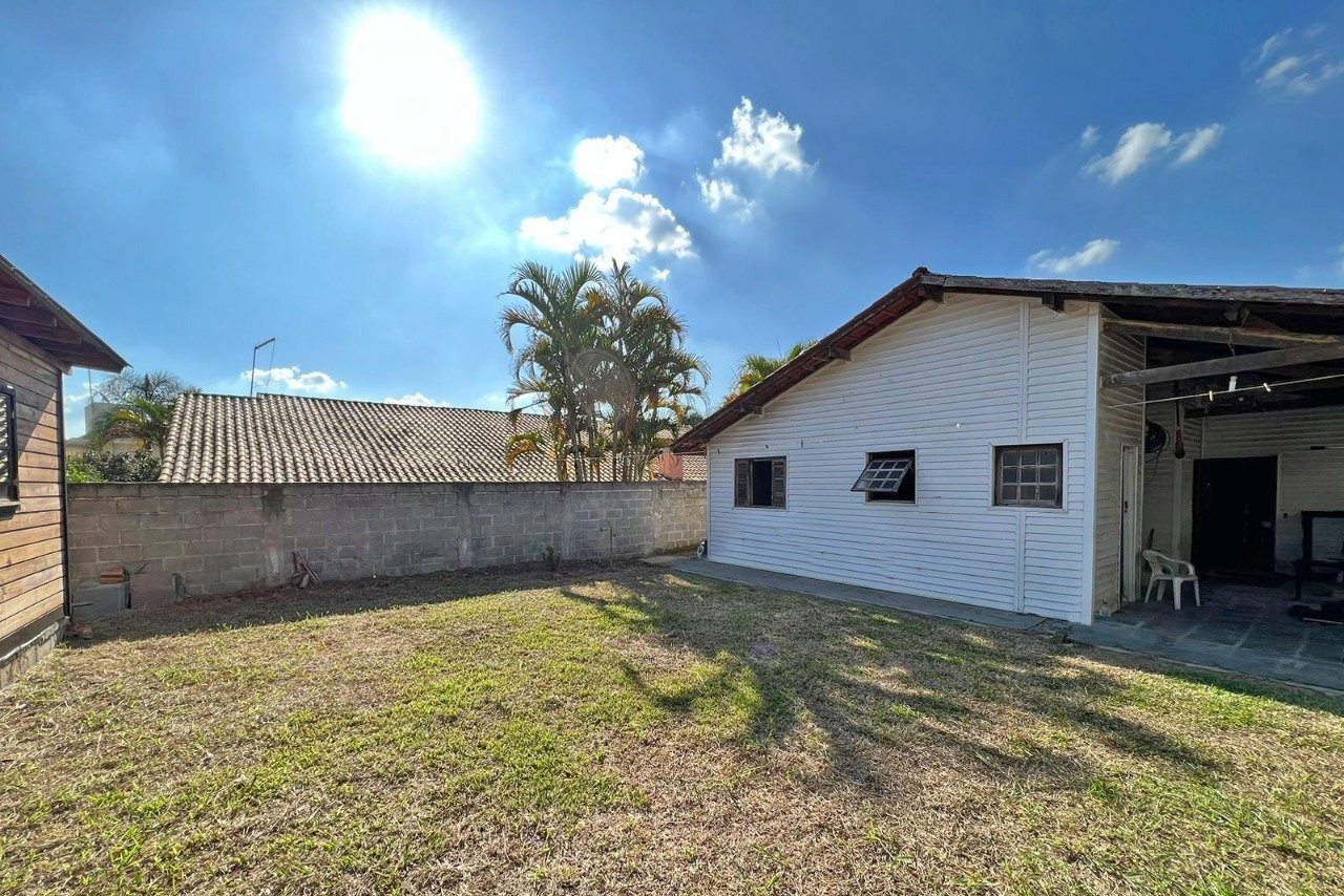 Casa a venda em Condomínio