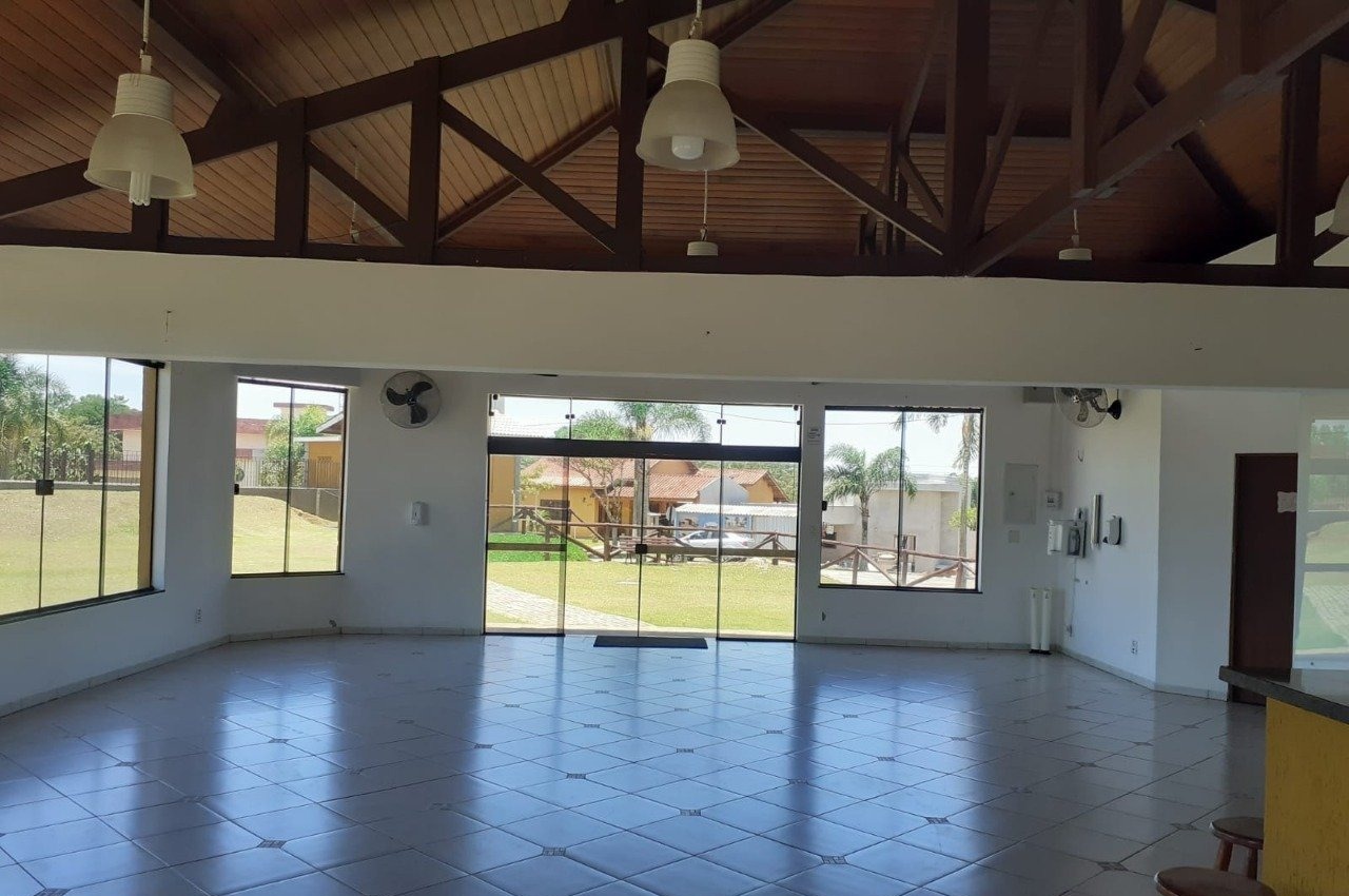 Casa a venda em Condomínio