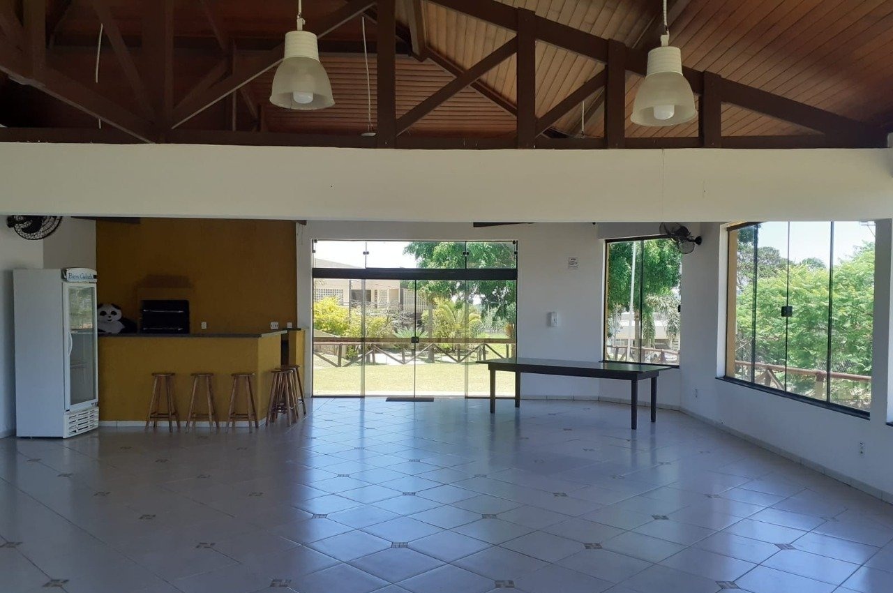 Casa a venda em Condomínio