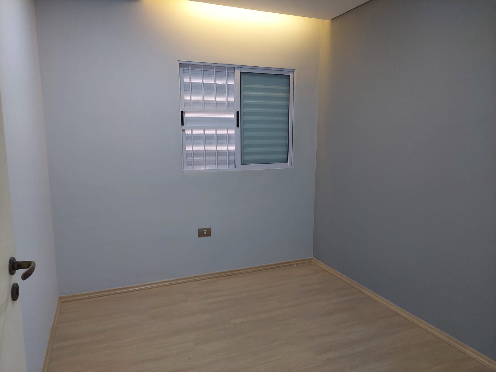 *SOBRADO Á VENDA EM VARGEM GRANDE PAULISTA*