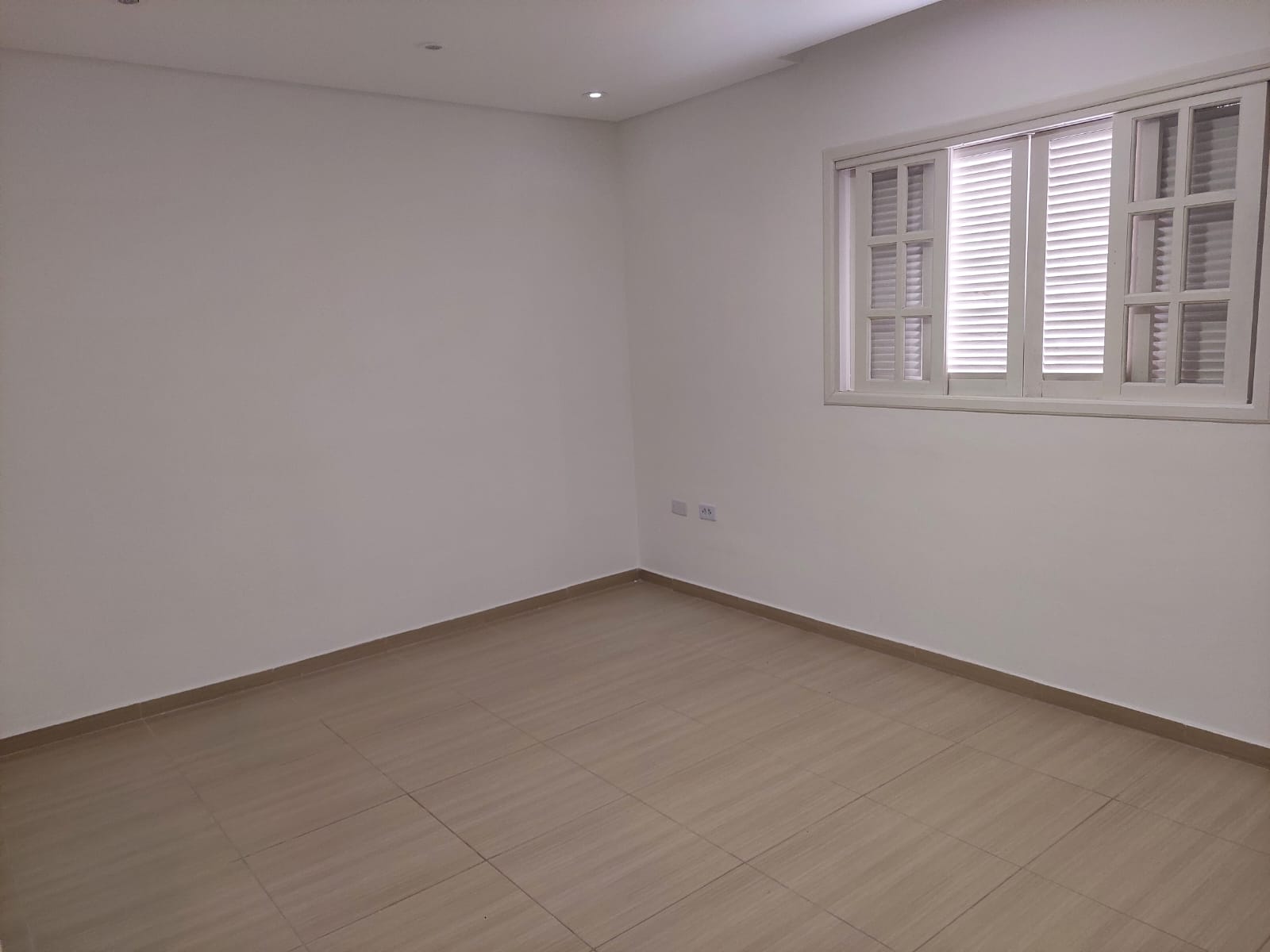 *SOBRADO Á VENDA EM VARGEM GRANDE PAULISTA*