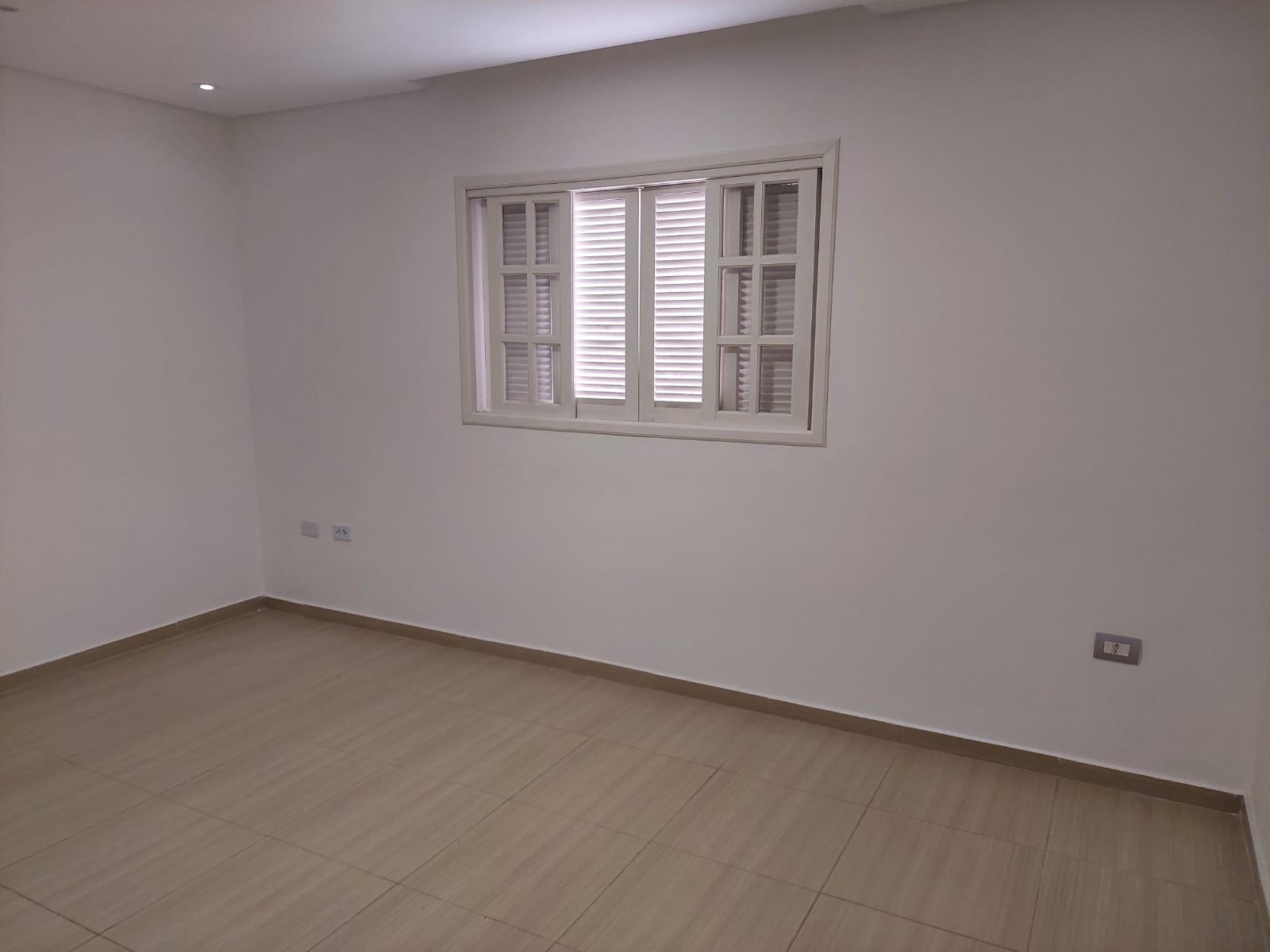 *SOBRADO Á VENDA EM VARGEM GRANDE PAULISTA*