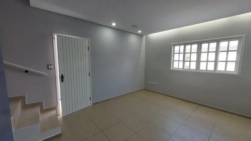 *SOBRADO Á VENDA EM VARGEM GRANDE PAULISTA*