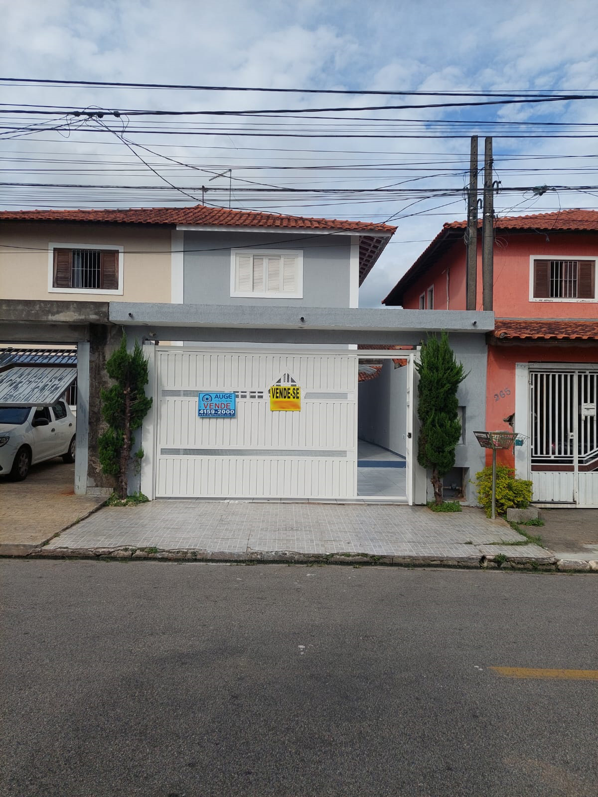 *SOBRADO Á VENDA EM VARGEM GRANDE PAULISTA*