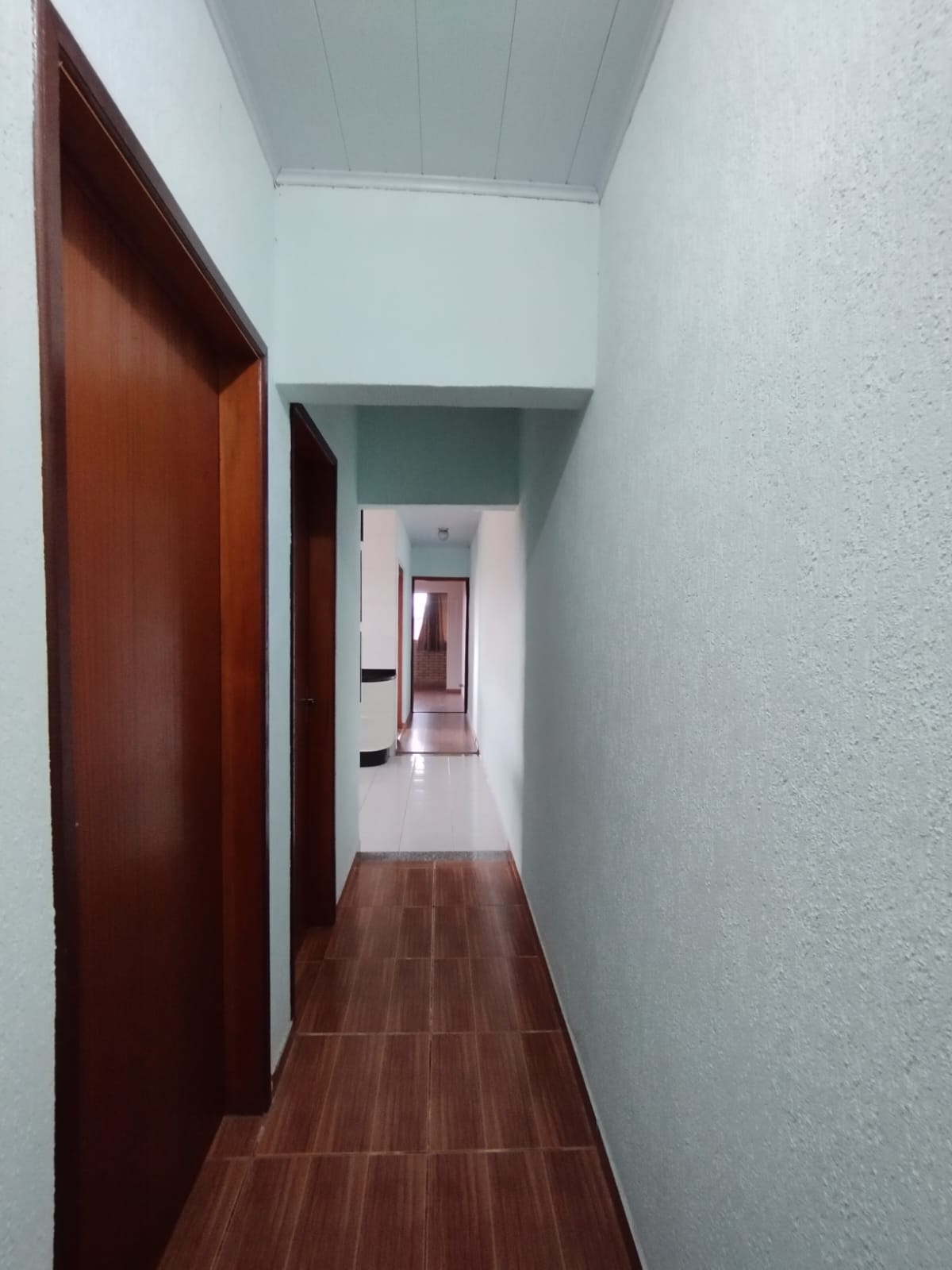 EXCELENTE IMÓVEL COM ÓTIMA LOCALIZAÇÃO !