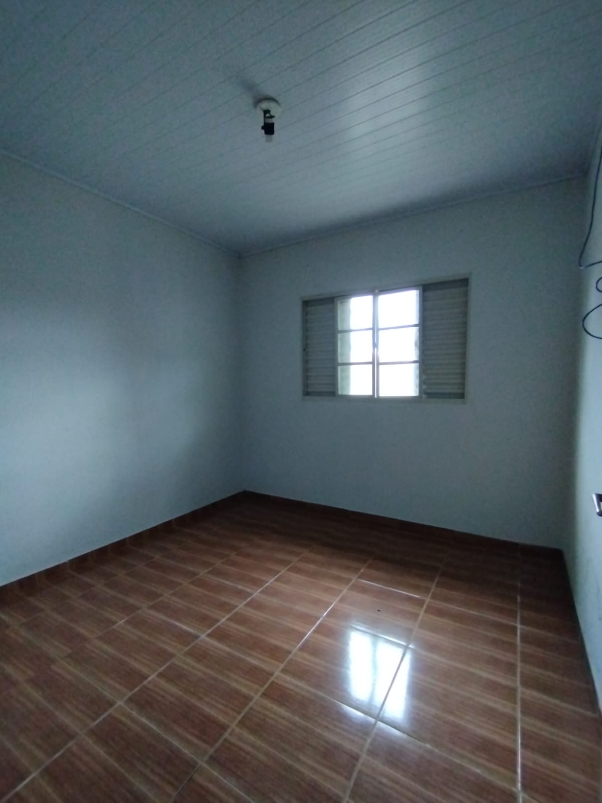 EXCELENTE IMÓVEL COM ÓTIMA LOCALIZAÇÃO !