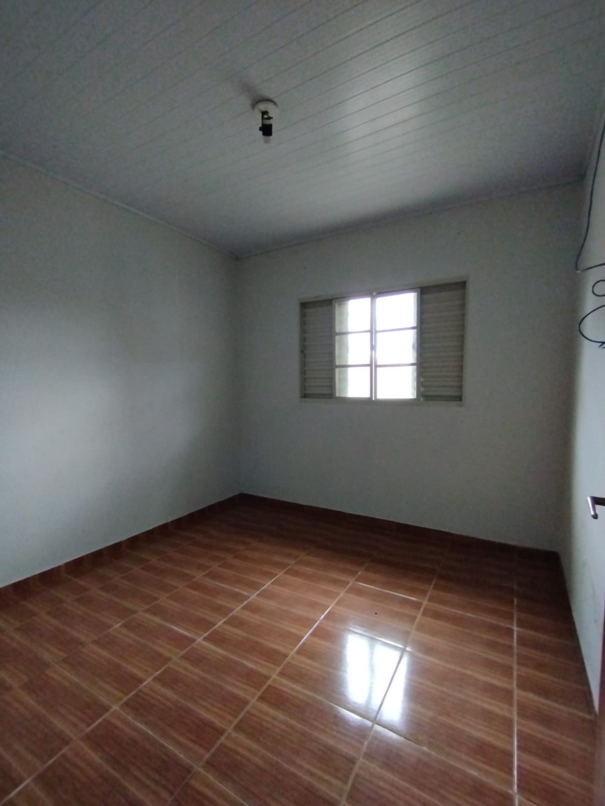 EXCELENTE IMÓVEL COM ÓTIMA LOCALIZAÇÃO !