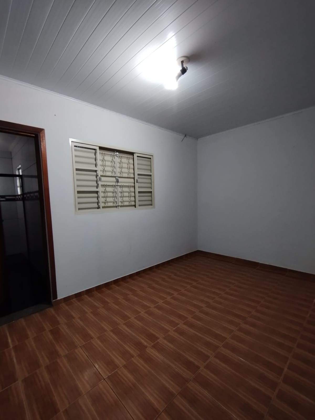 EXCELENTE IMÓVEL COM ÓTIMA LOCALIZAÇÃO !