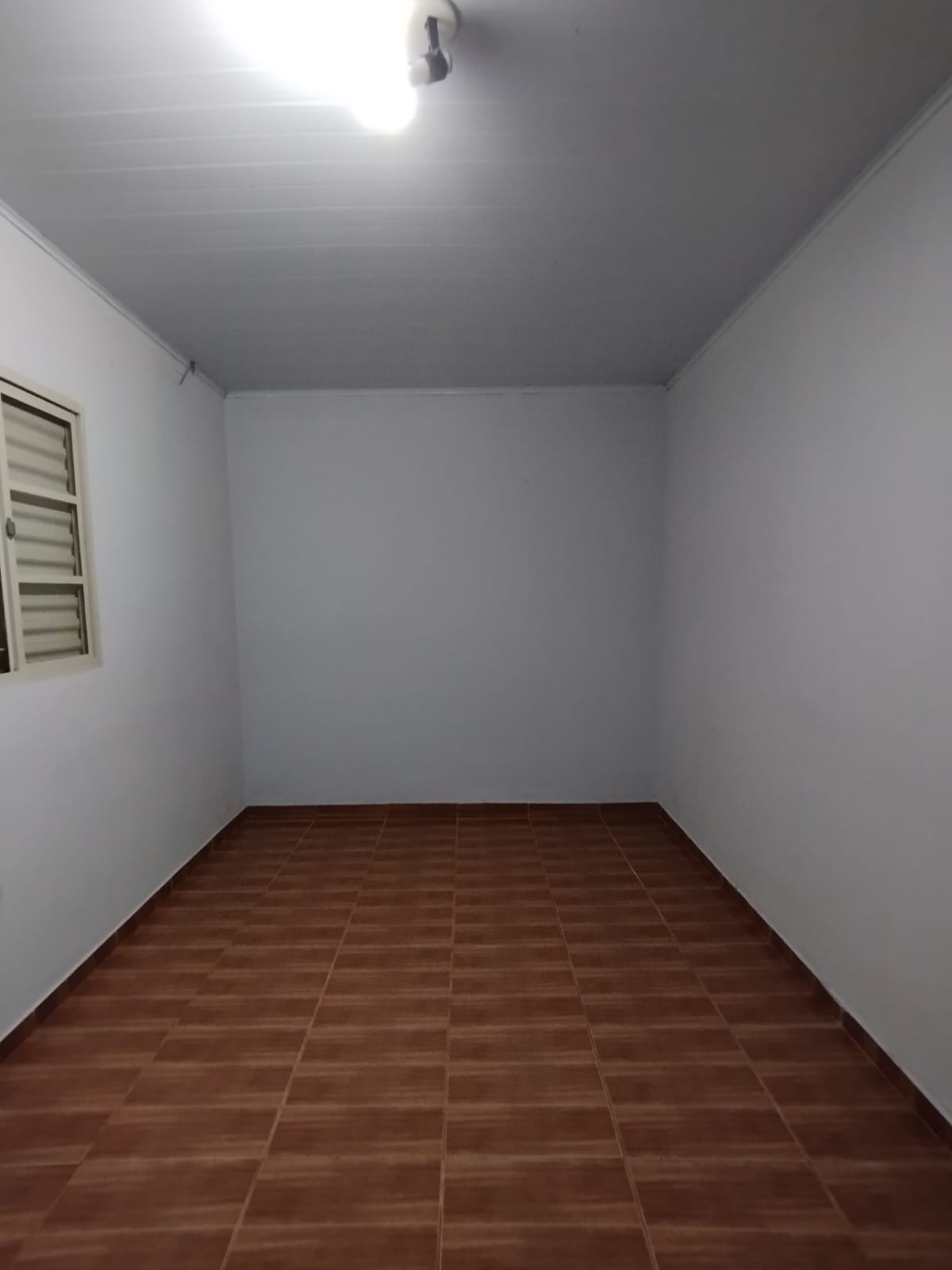 EXCELENTE IMÓVEL COM ÓTIMA LOCALIZAÇÃO !