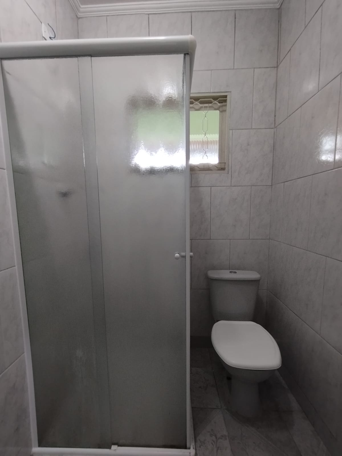 EXCELENTE IMÓVEL COM ÓTIMA LOCALIZAÇÃO !