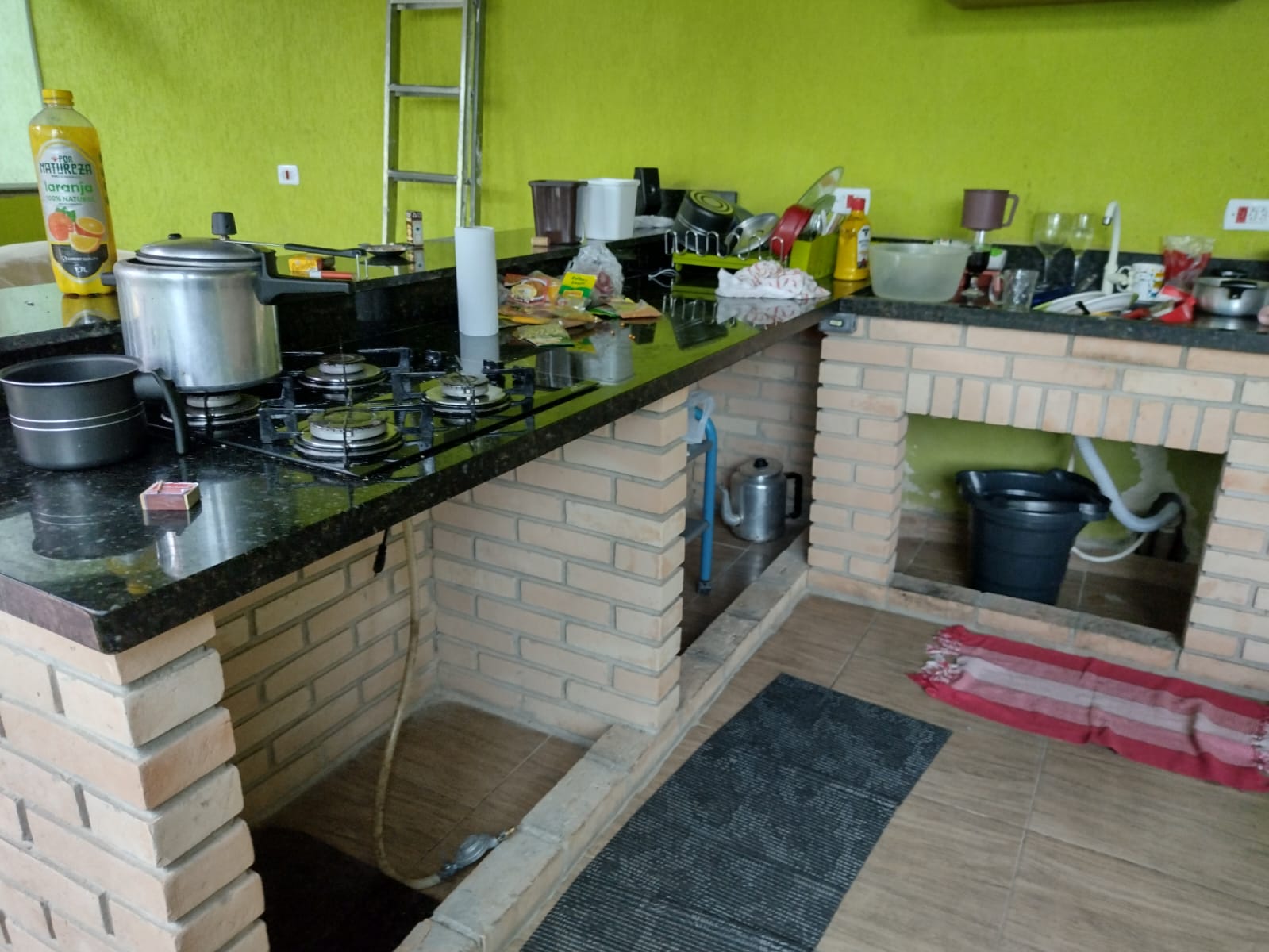 Casa á venda em Condomínio