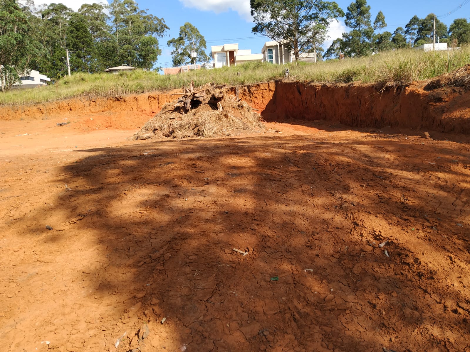 Terreno á venda em Condomínio