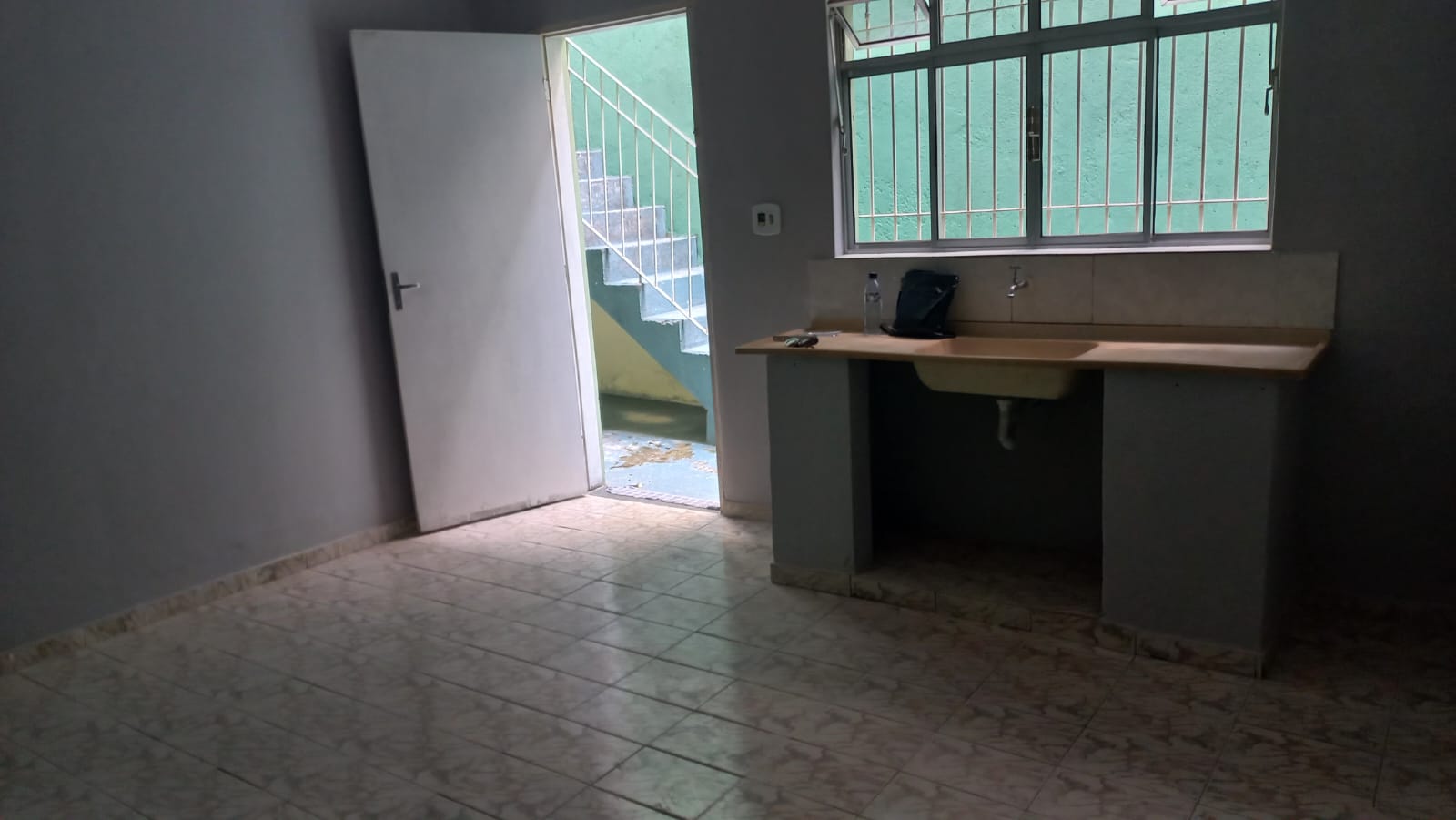 Locação - Casa nos Fundos à 1 Km do Monotrilho Sapopemba - por R$ 850,00