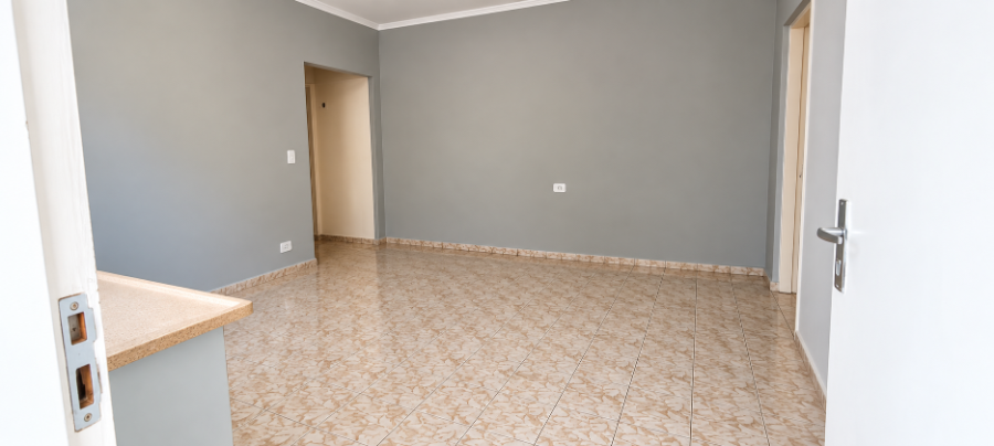 Locação - Casa nos Fundos no Jardim São Roberto por R$ 850,00