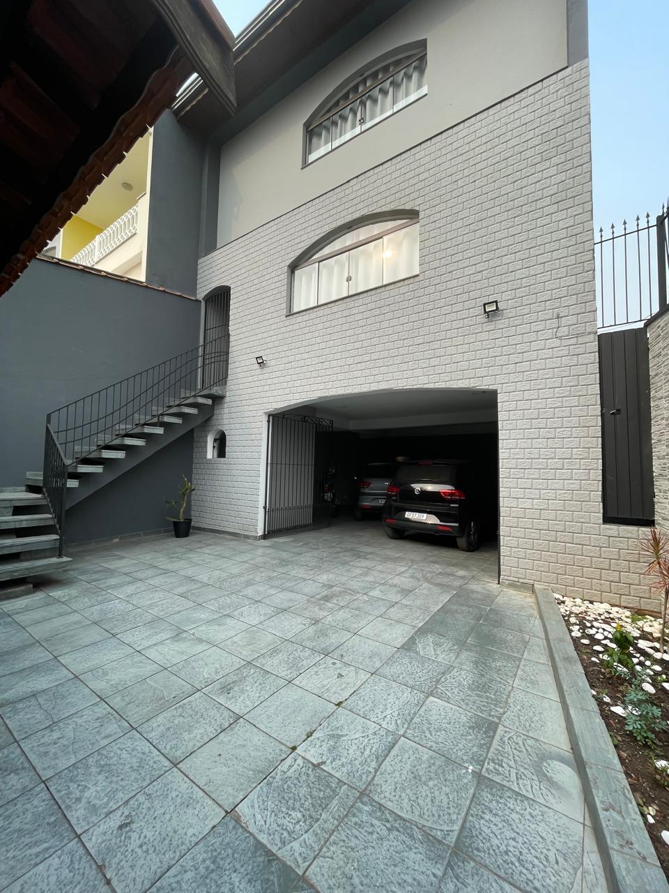 Sobrado, 263m de Área Construída - à 800m da Avenida dos Estados / Sto André