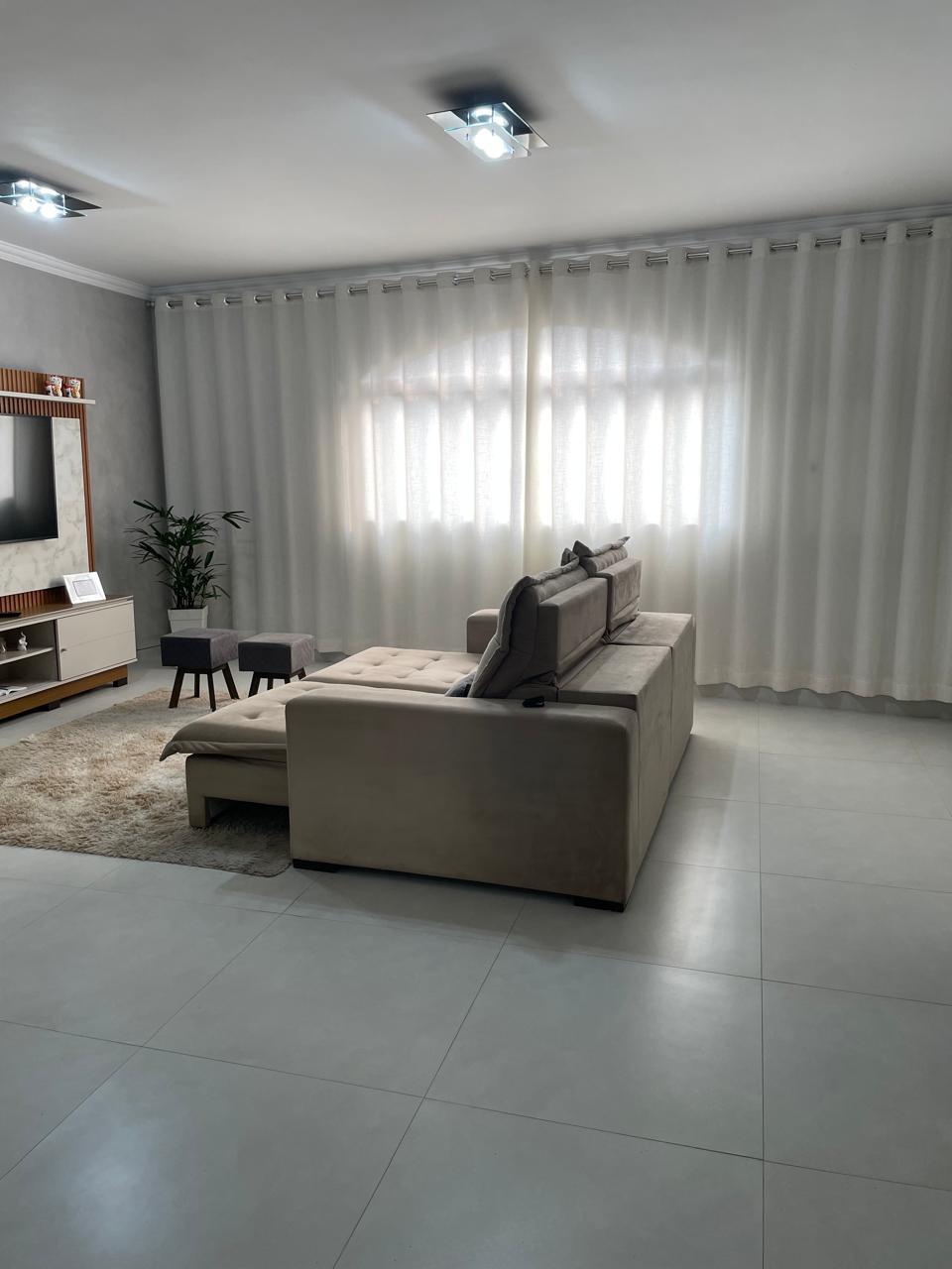 Sobrado, 263m de Área Construída - à 800m da Avenida dos Estados / Sto André