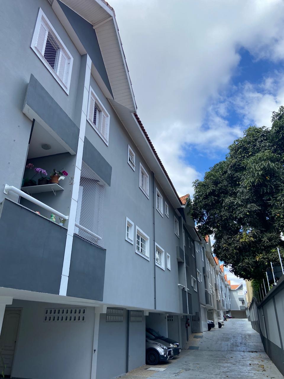 Sobrado à Venda no Residencial Village Camargo - Condomínio Fechado (Santo André)