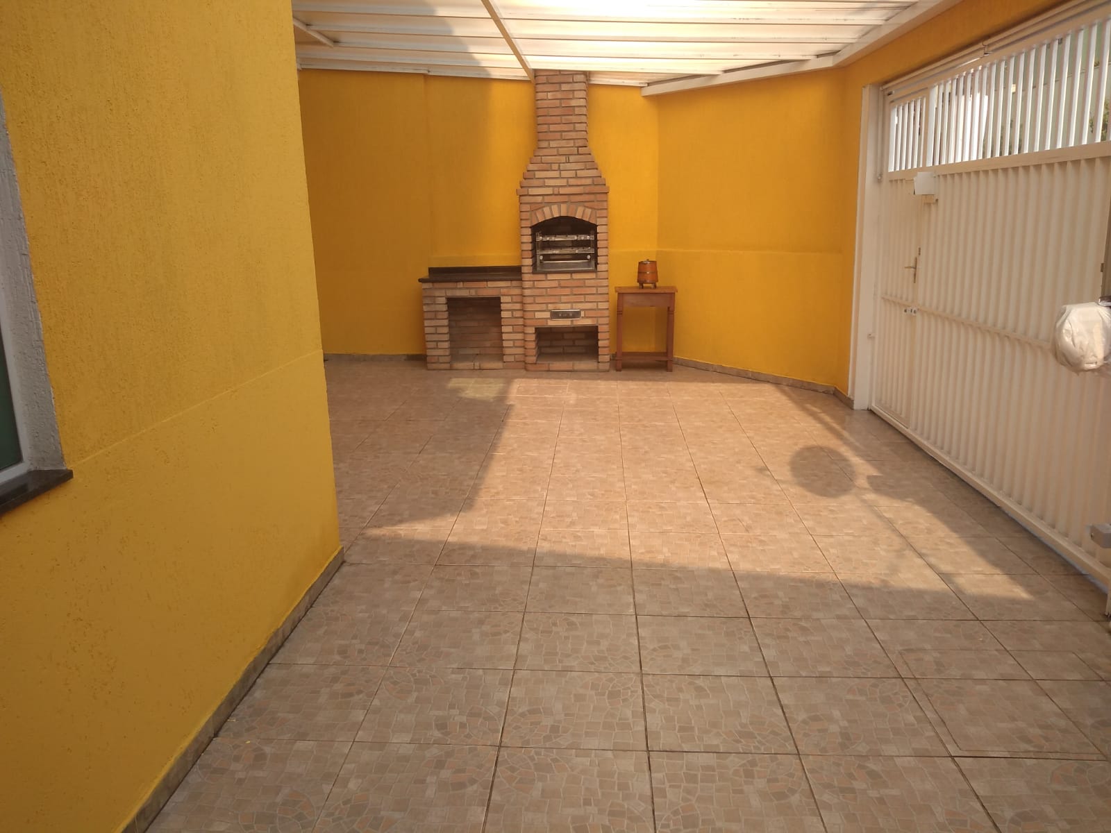 Sobrado Frontal de Esquina na Vila Carrão Semi Mobiliado - 85m² de Área Construída